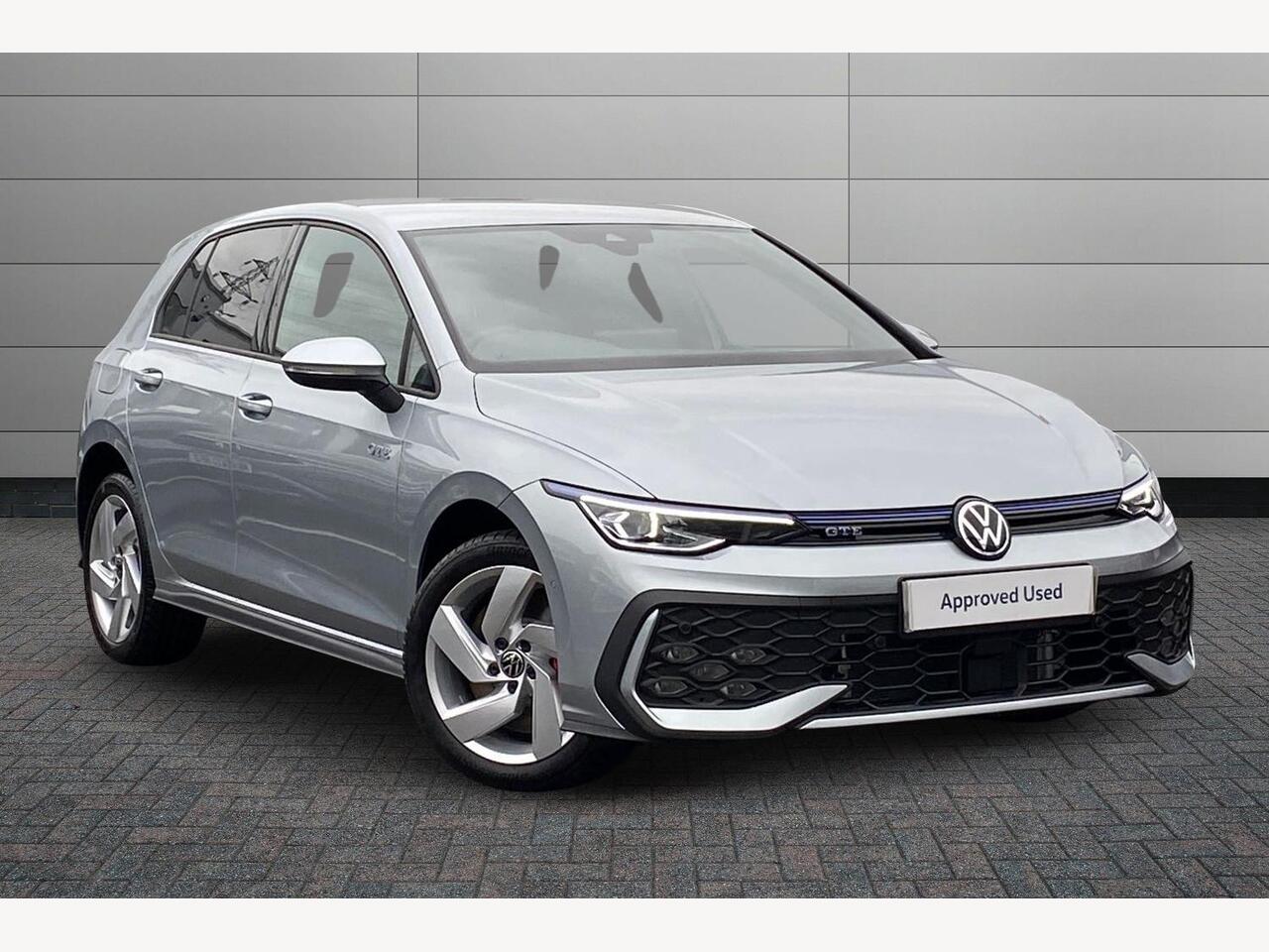Main listing image - Volkswagen Golf GTE