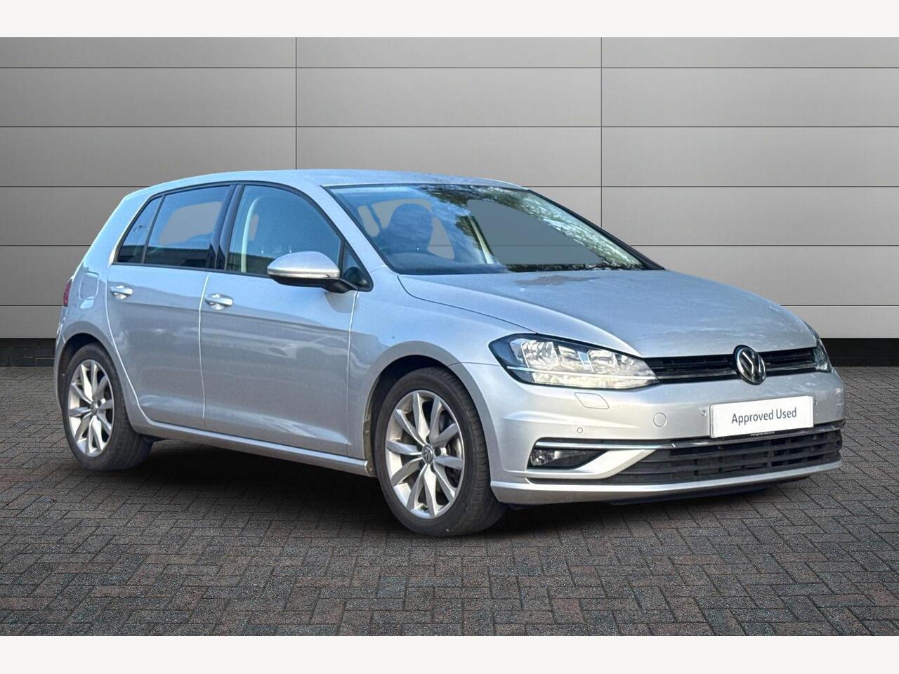 Main listing image - Volkswagen Golf