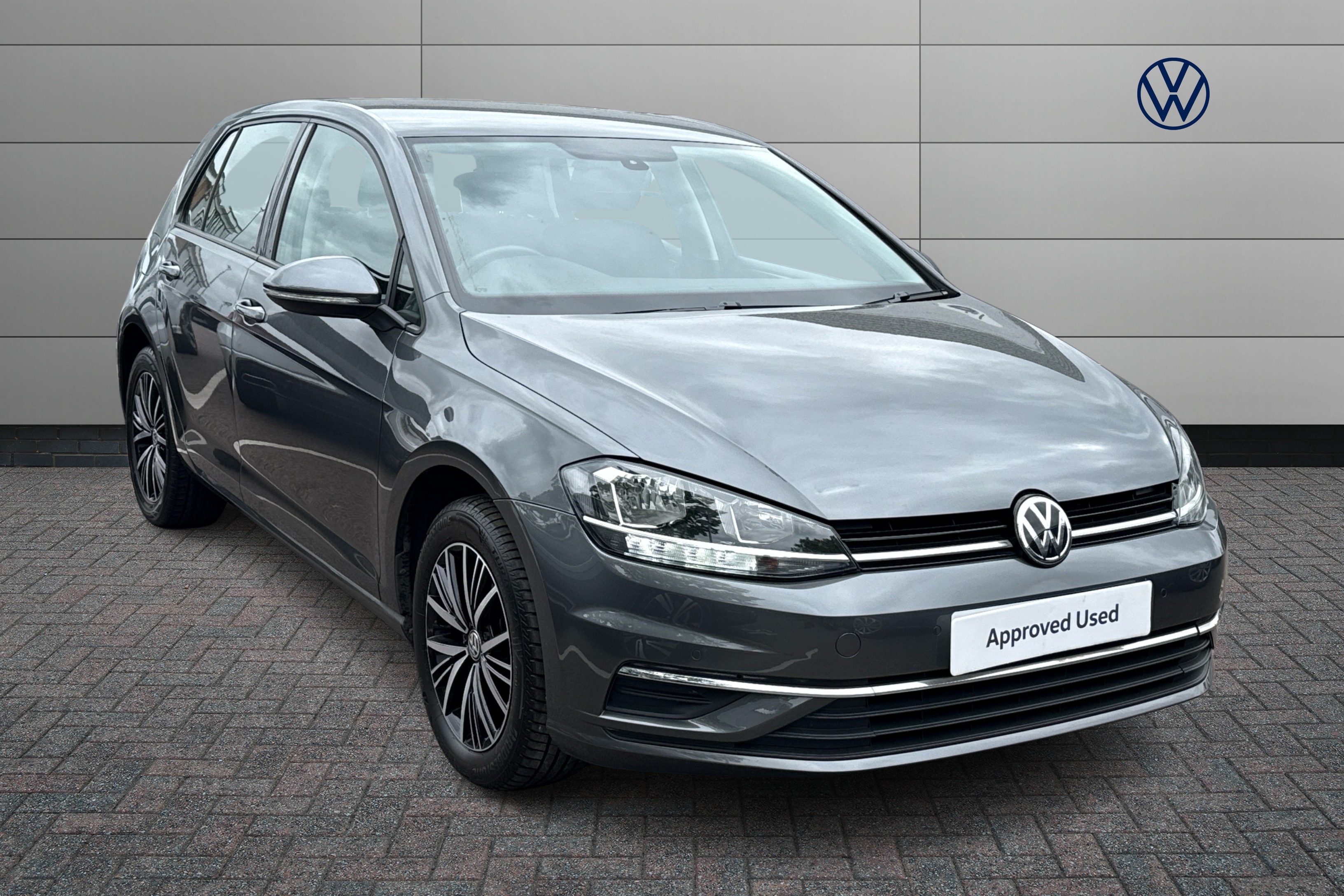 Main listing image - Volkswagen Golf