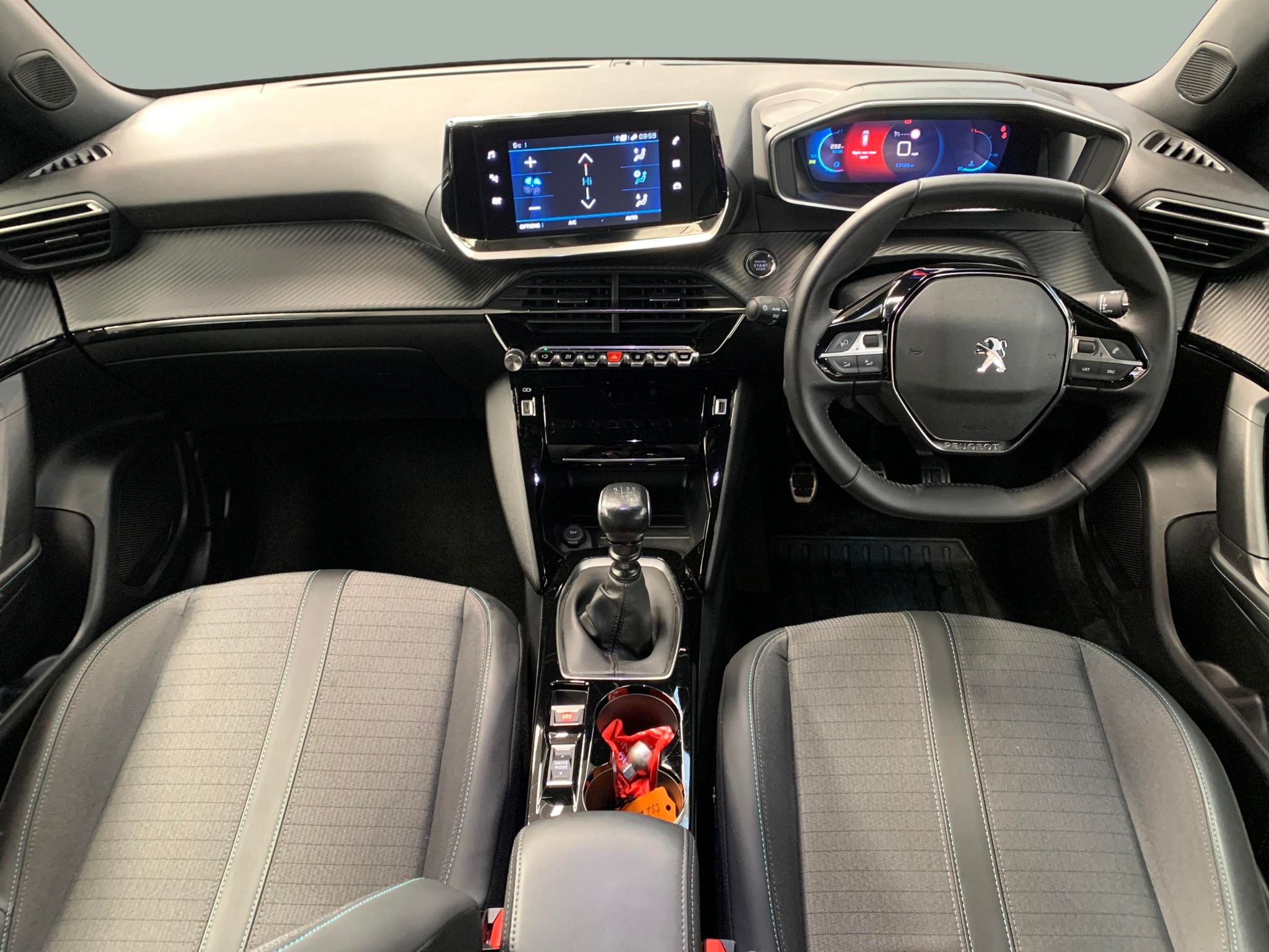 Main listing image - Peugeot 2008