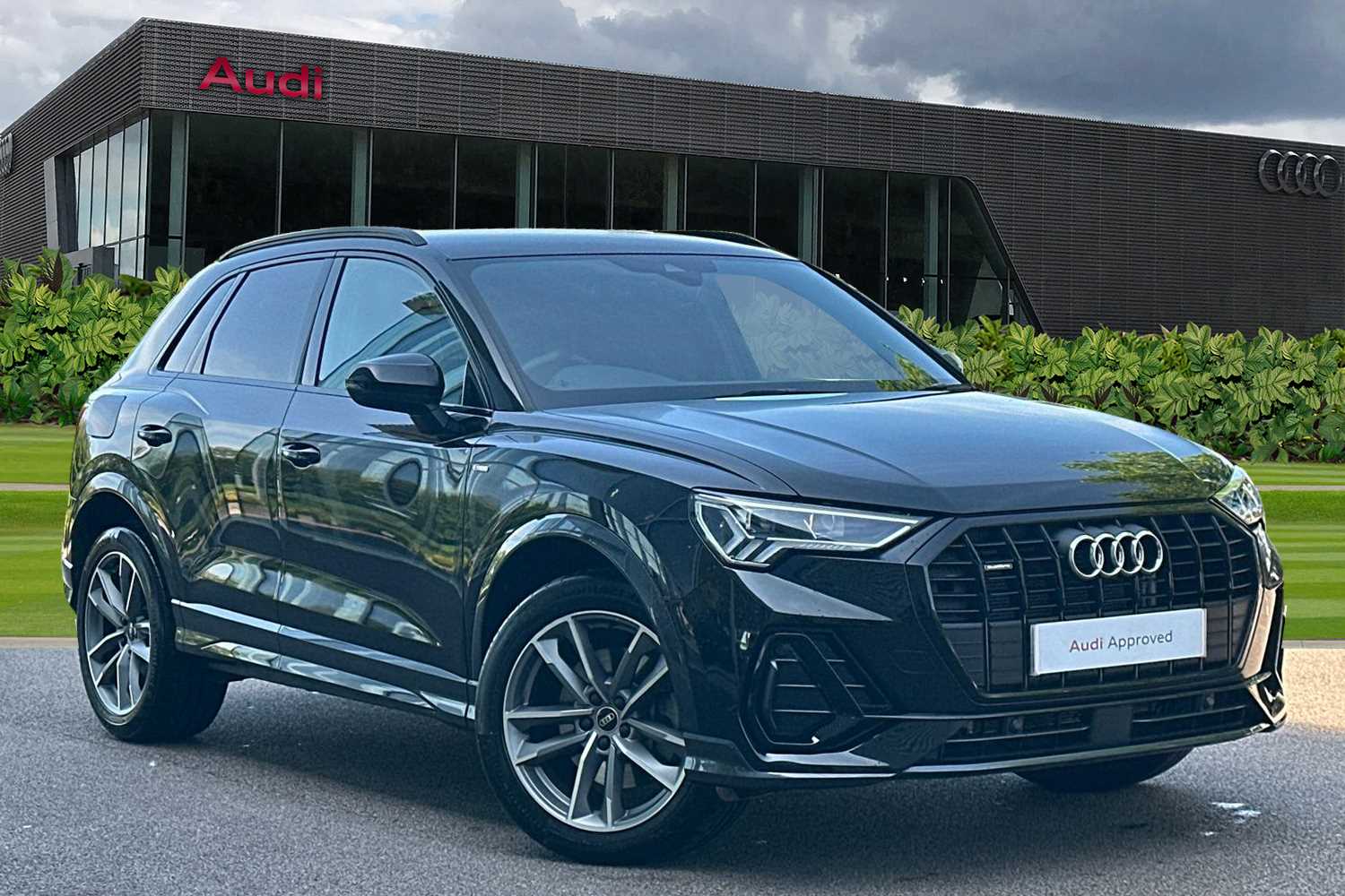 Main listing image - Audi Q3