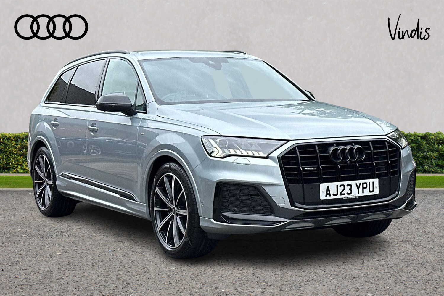 Main listing image - Audi Q7