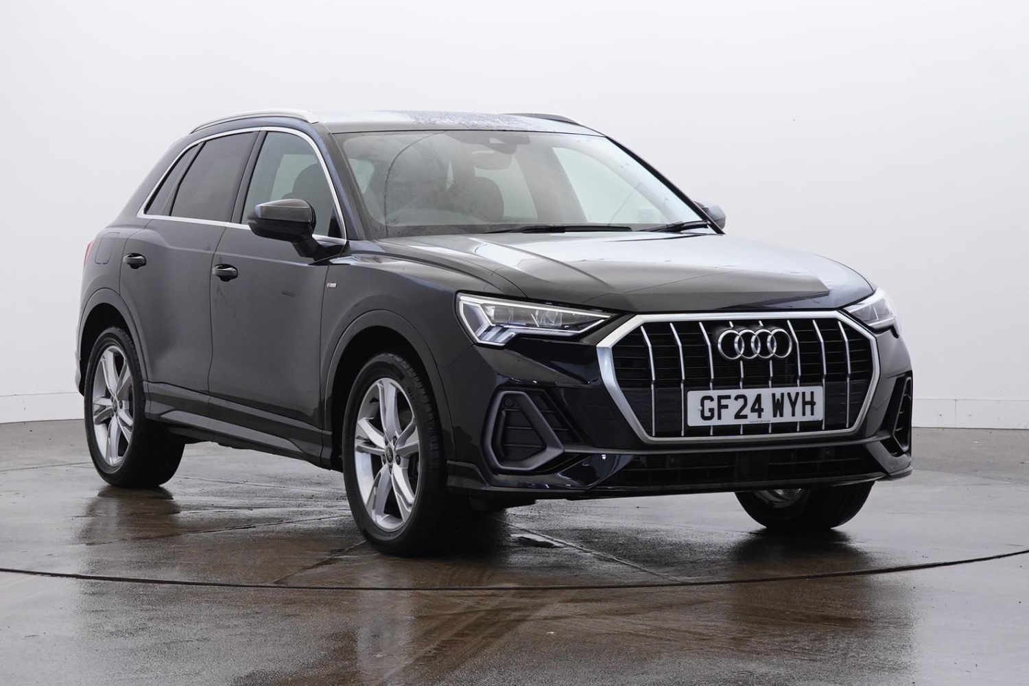 Main listing image - Audi Q3