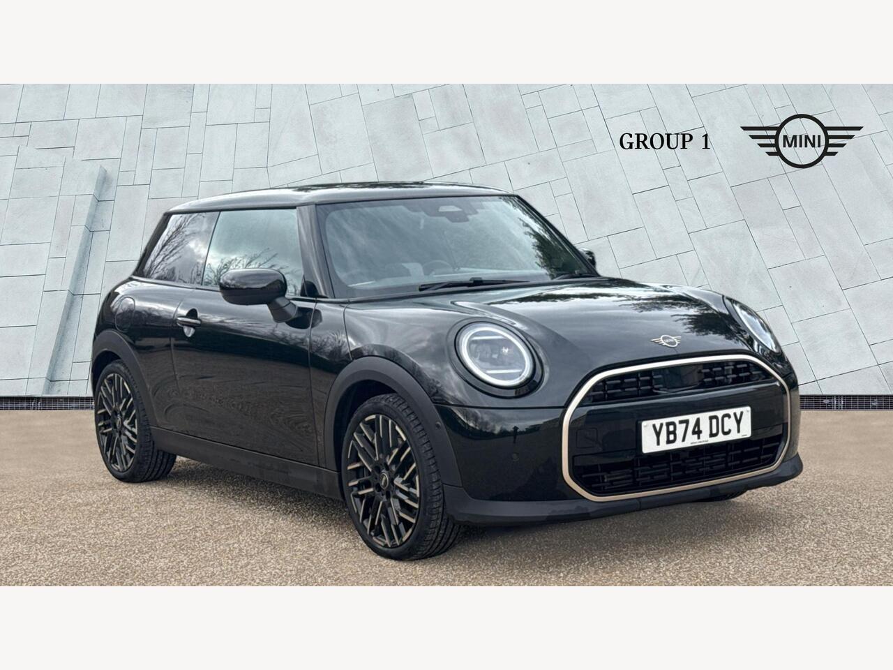 Main listing image - MINI Hatchback