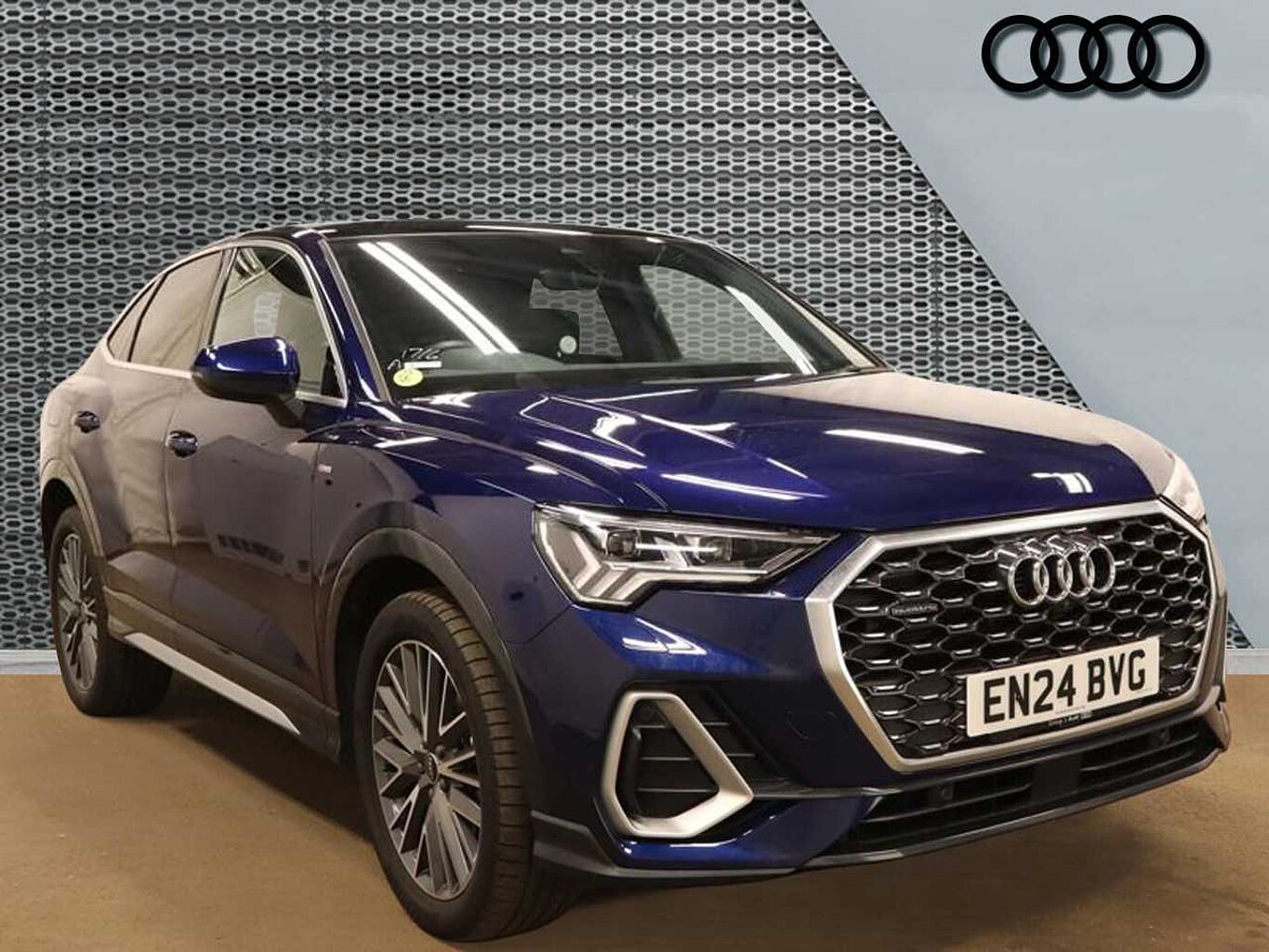 Main listing image - Audi Q3