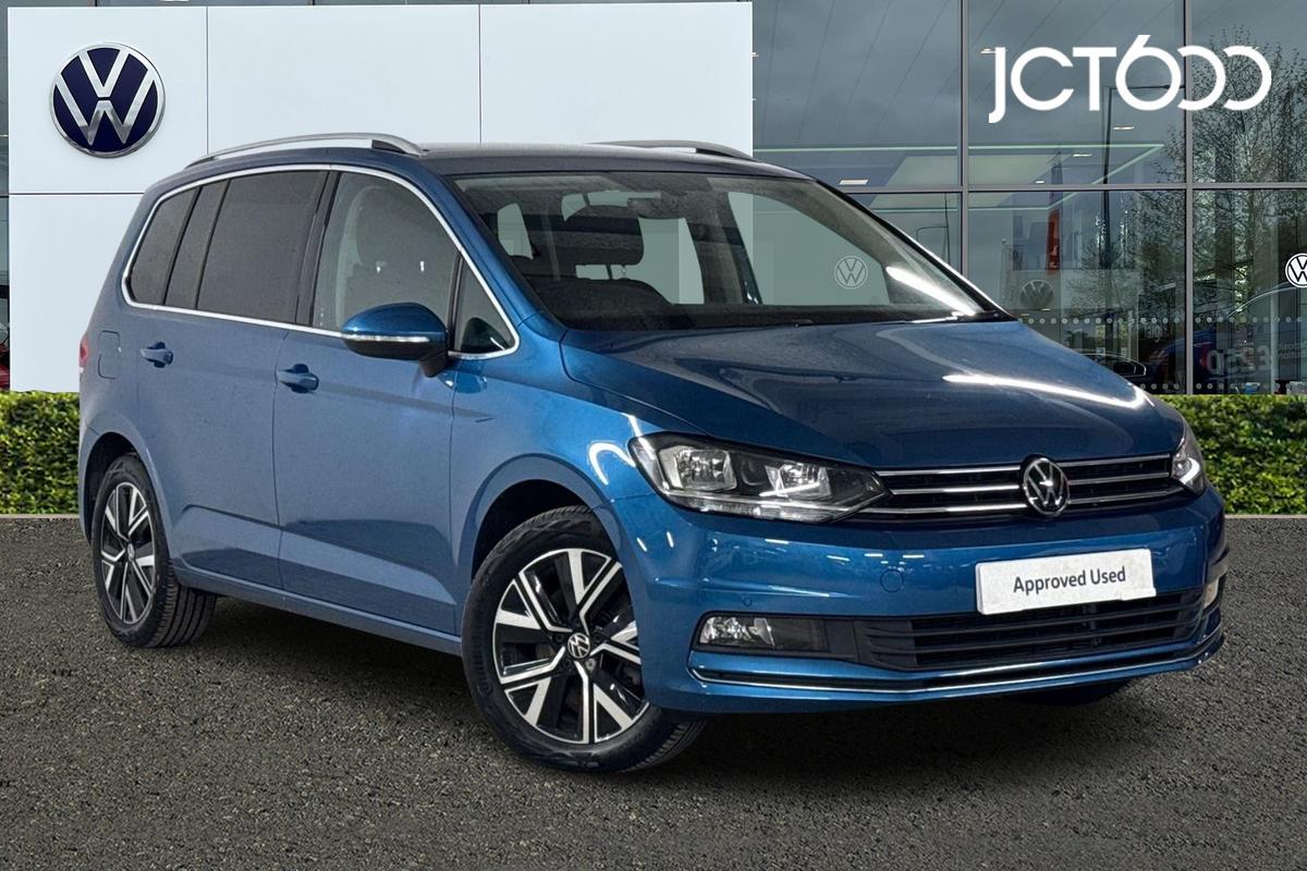 Main listing image - Volkswagen Touran