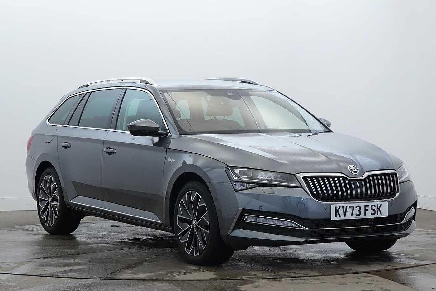 Main listing image - Skoda Superb Estate