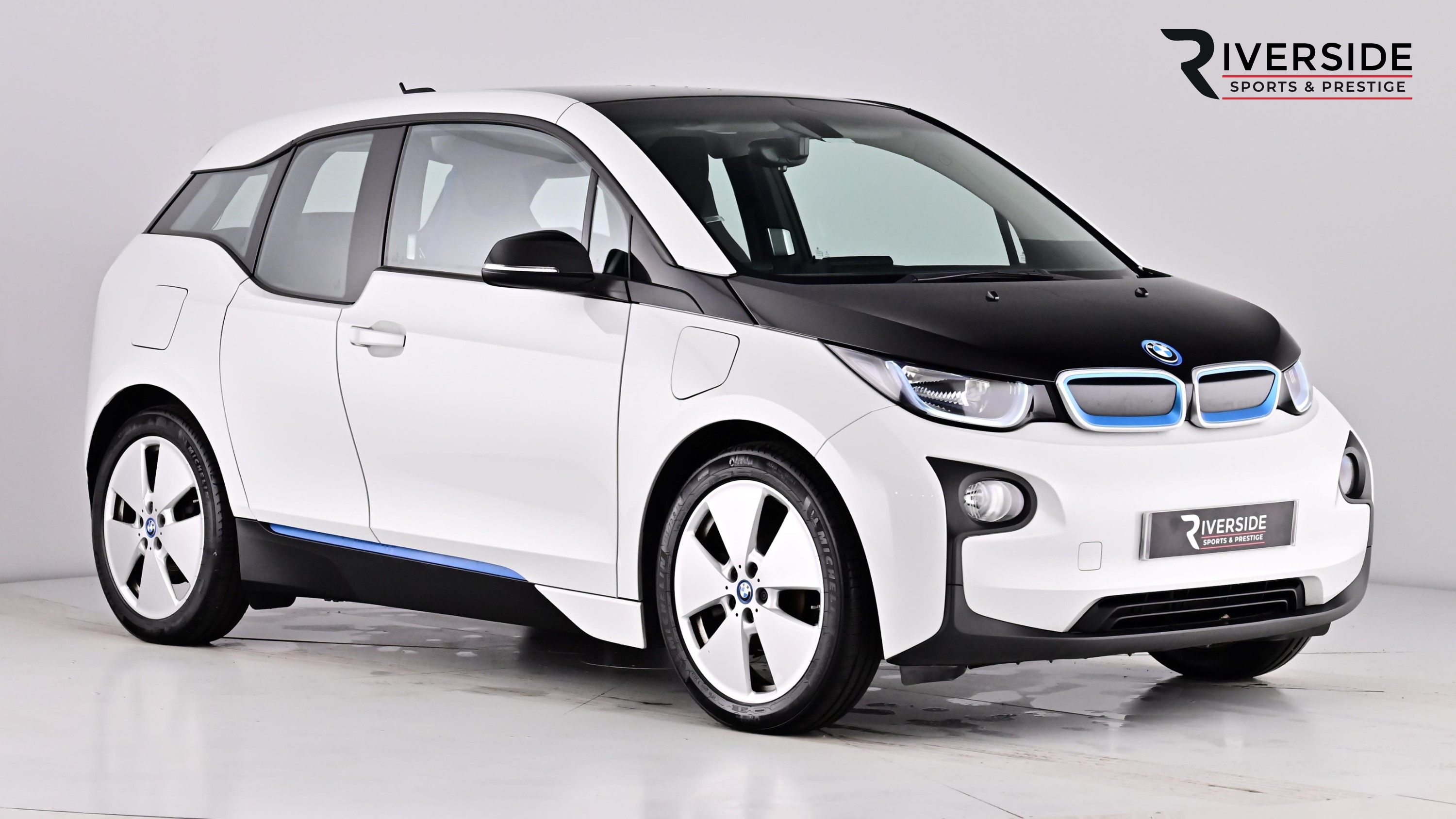 Main listing image - BMW i3