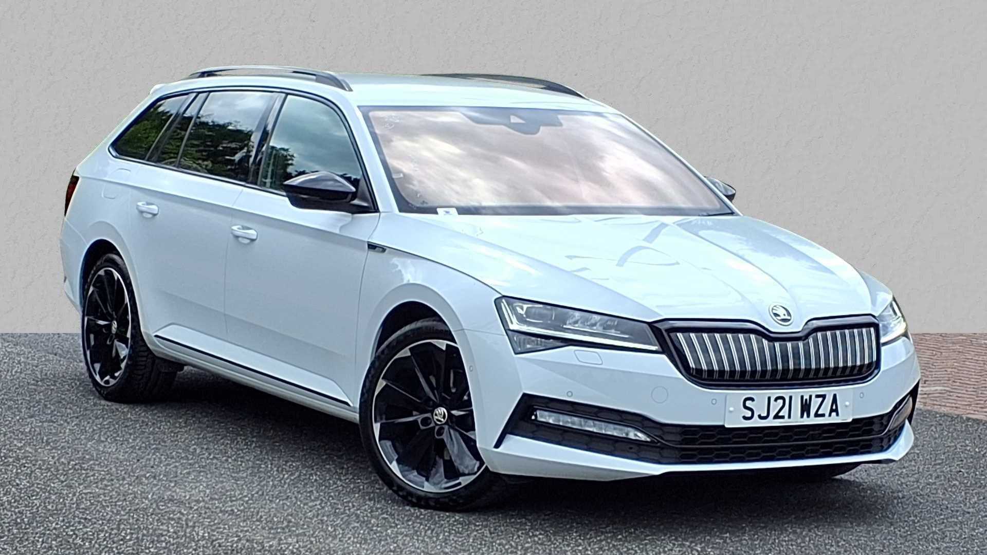 Main listing image - Skoda Superb Estate