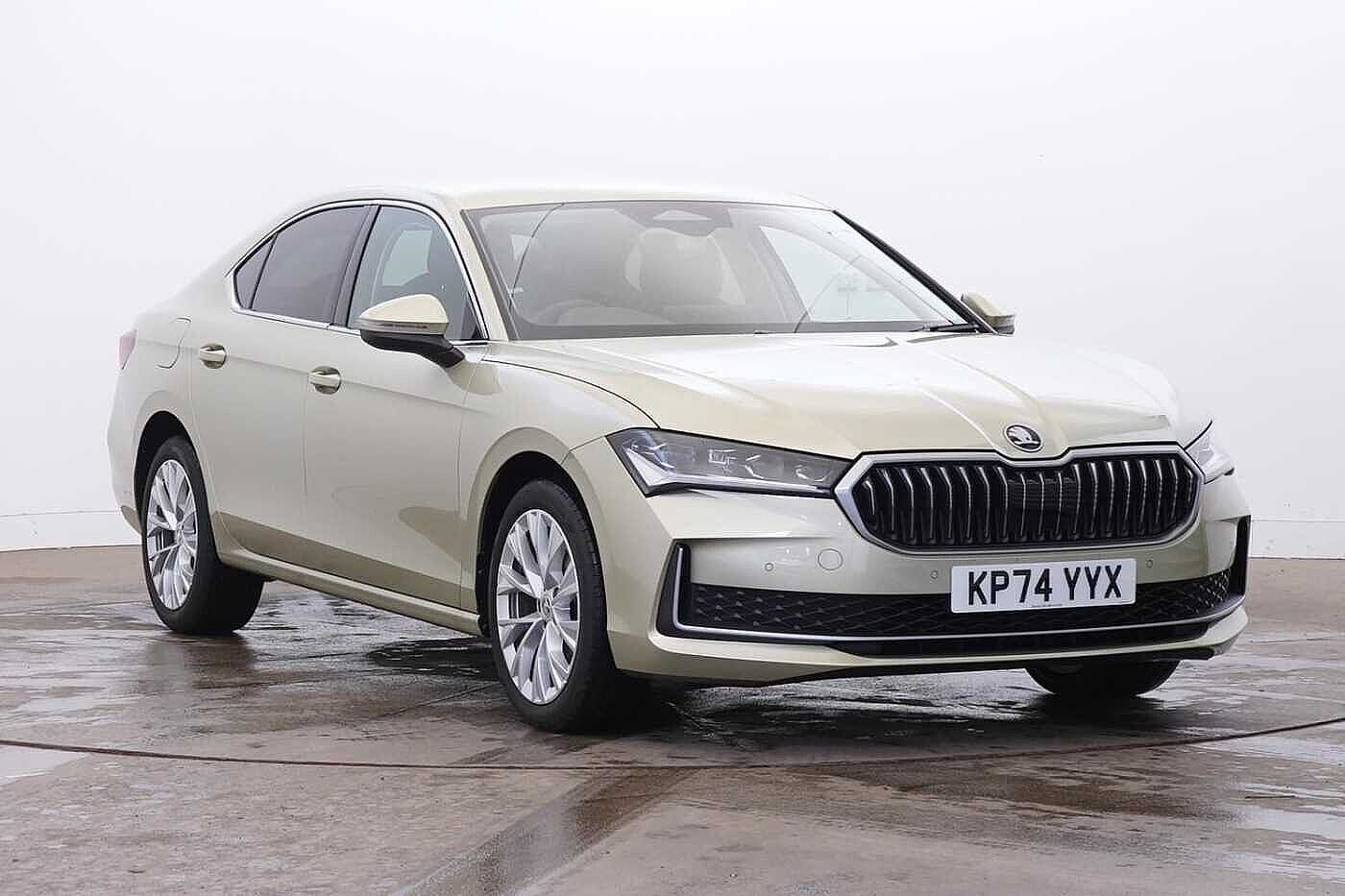 Main listing image - Skoda Superb