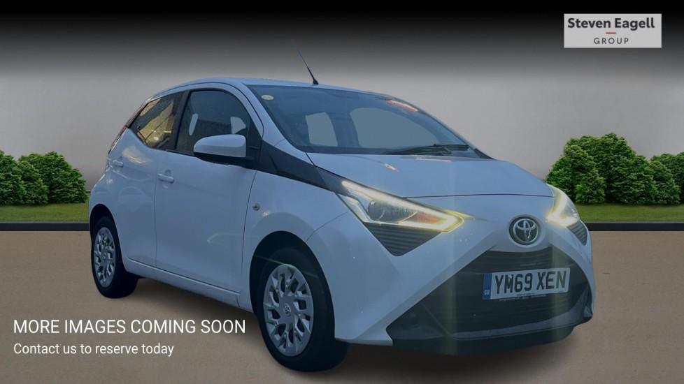 Main listing image - Toyota Aygo