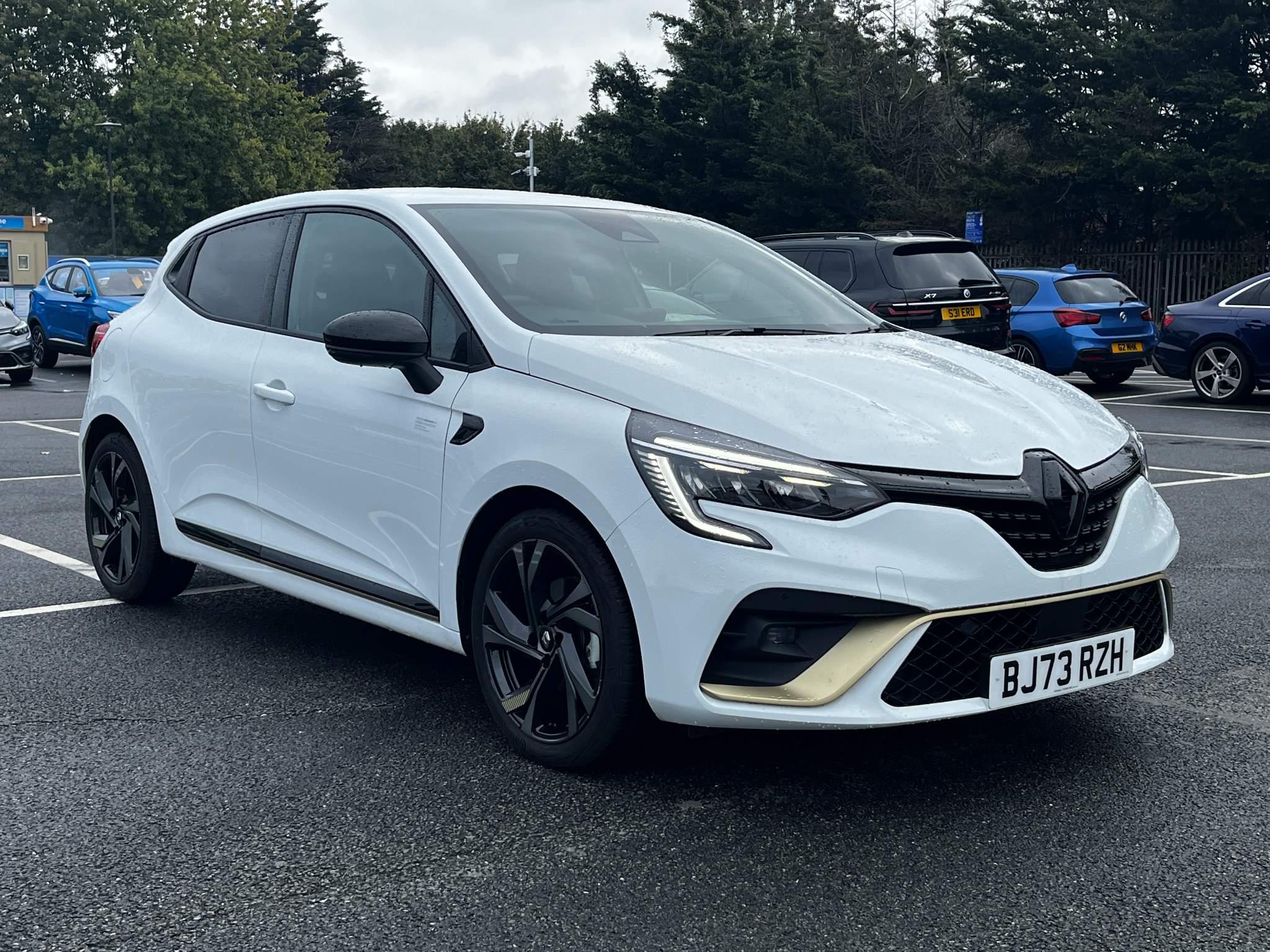 Main listing image - Renault Clio