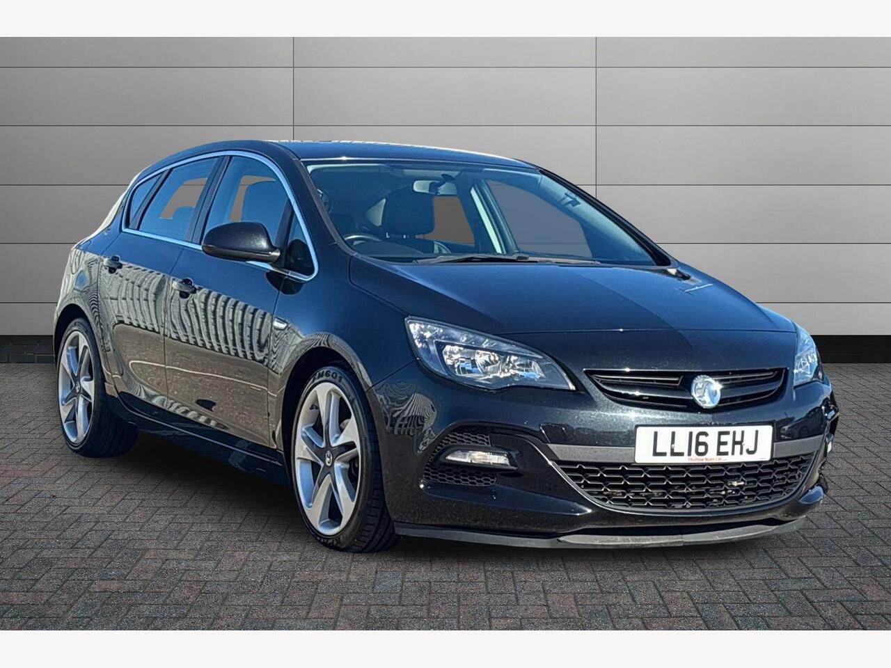 Main listing image - Vauxhall Astra