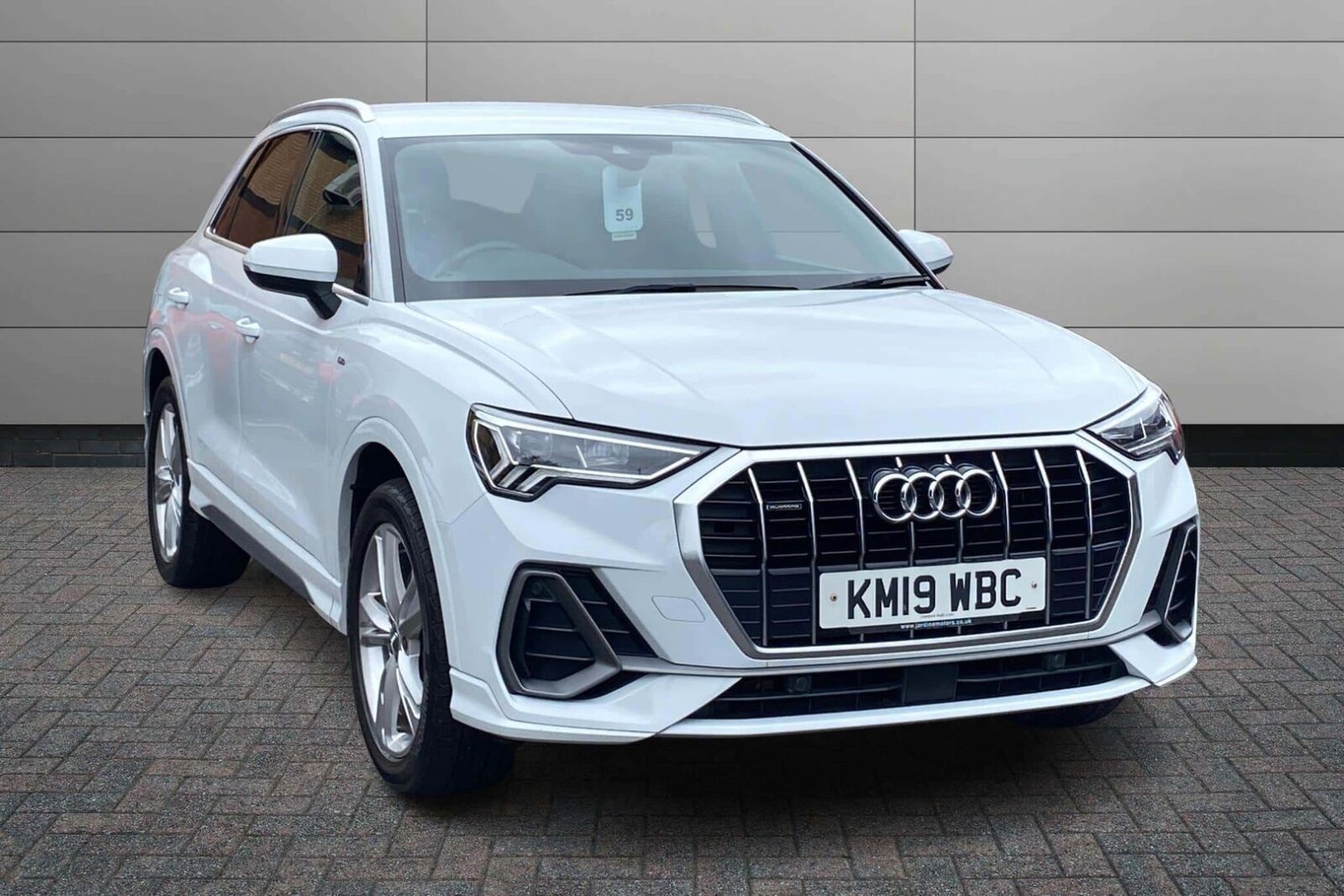 Main listing image - Audi Q3