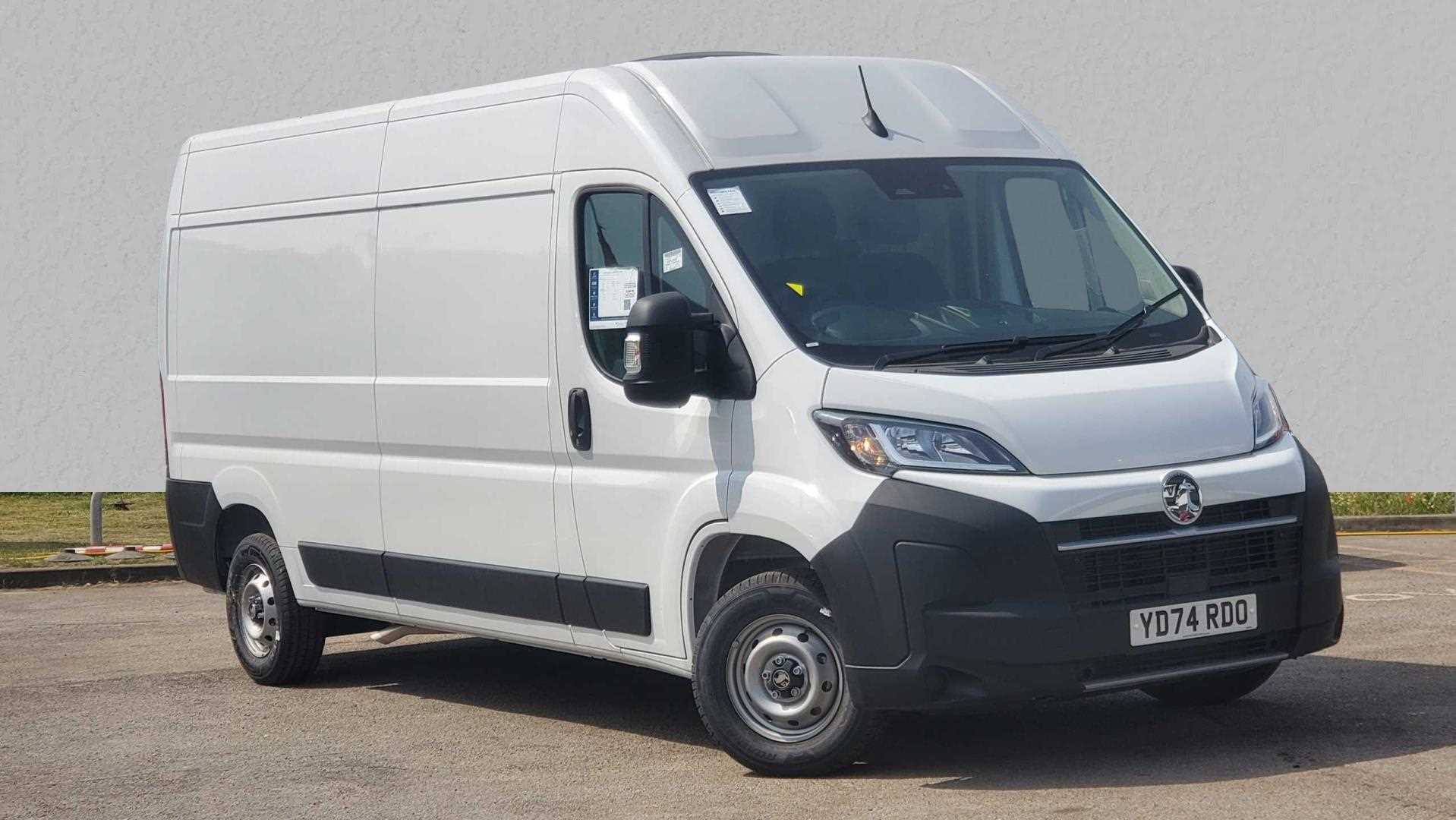 Main listing image - Vauxhall Movano