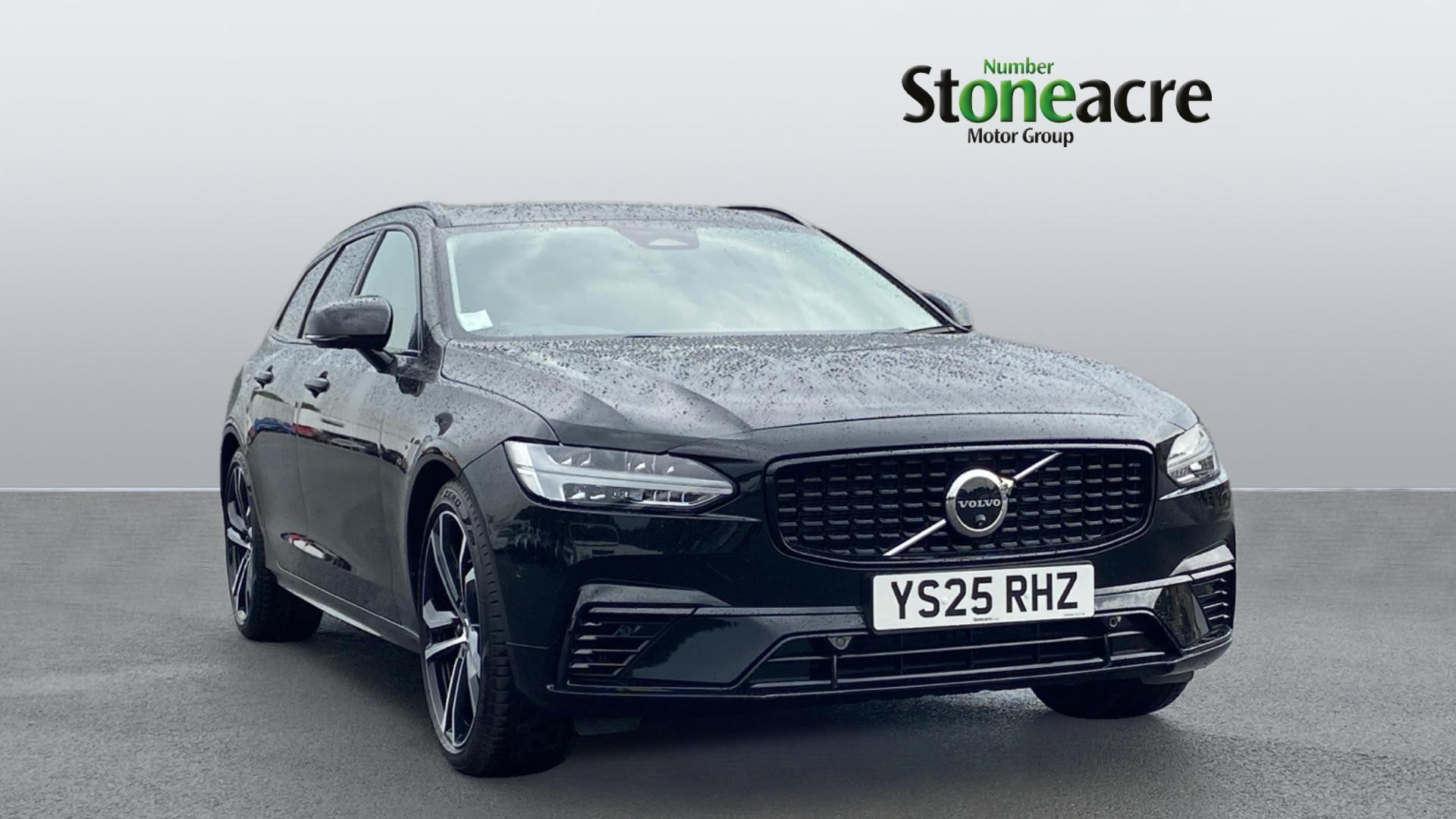Main listing image - Volvo V90