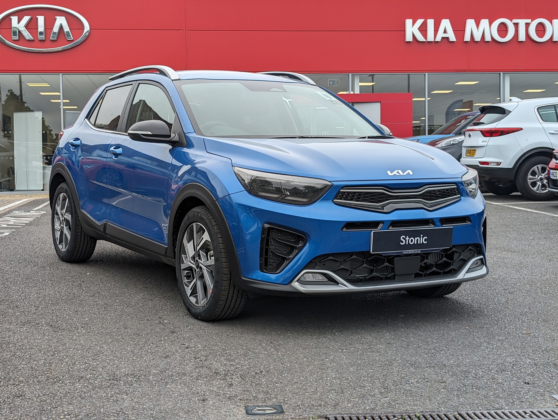 Main listing image - Kia Stonic
