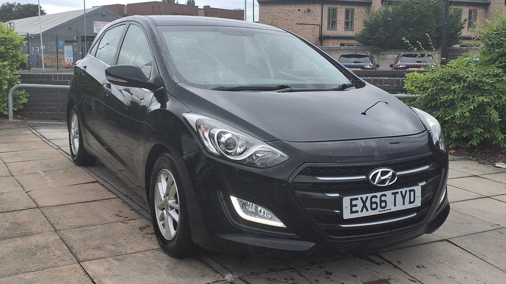 Main listing image - Hyundai i30