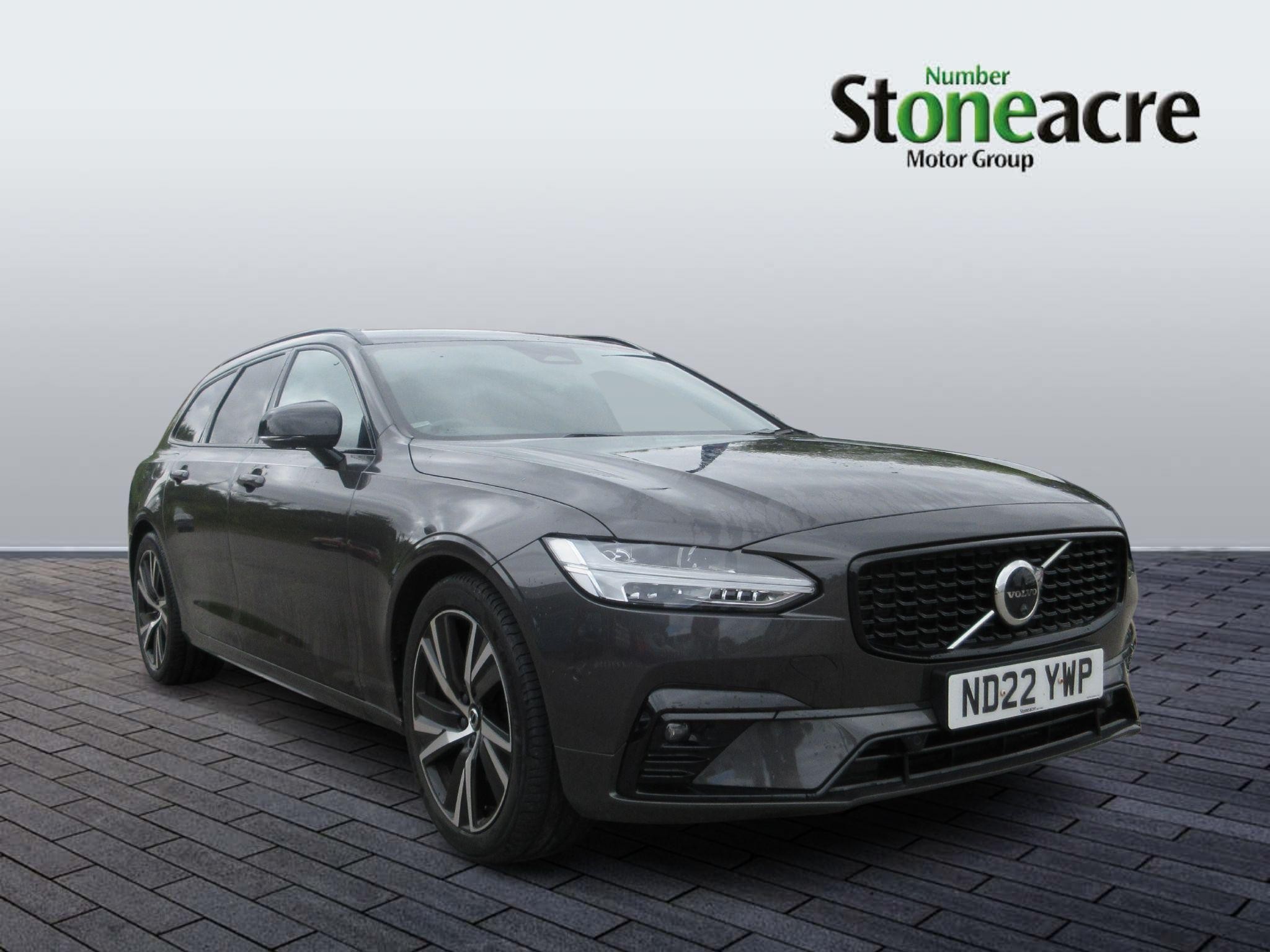 Main listing image - Volvo V90