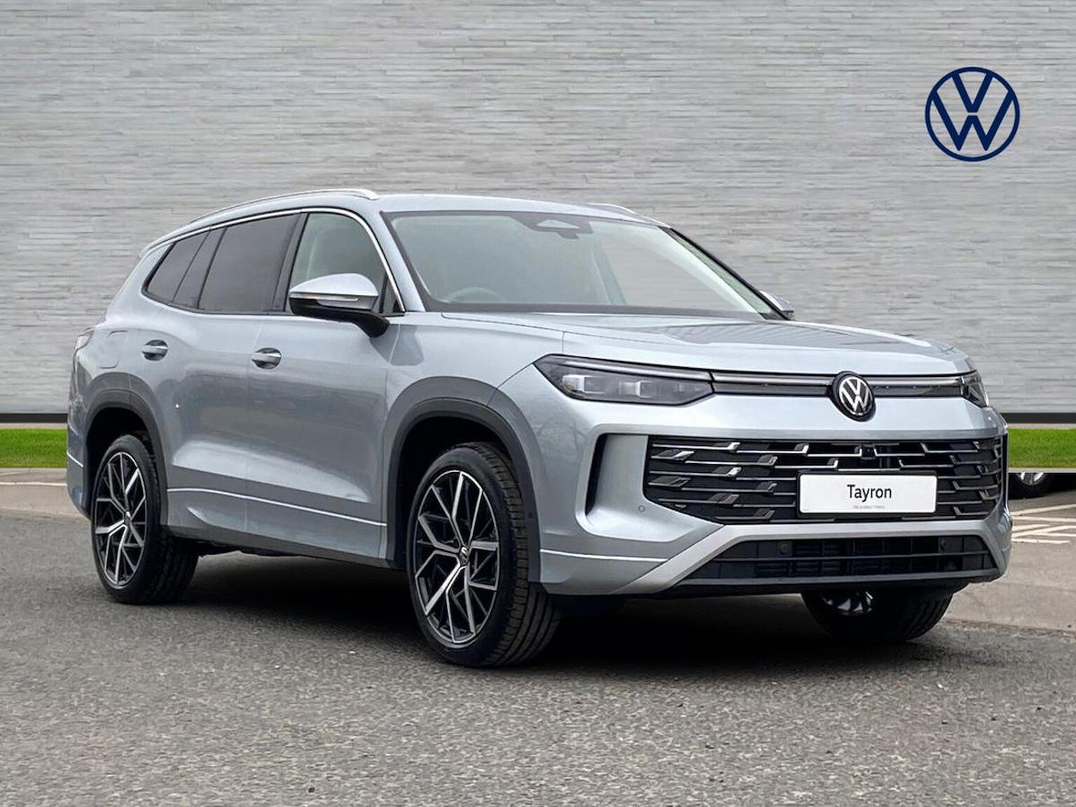 Main listing image - Volkswagen Tayron