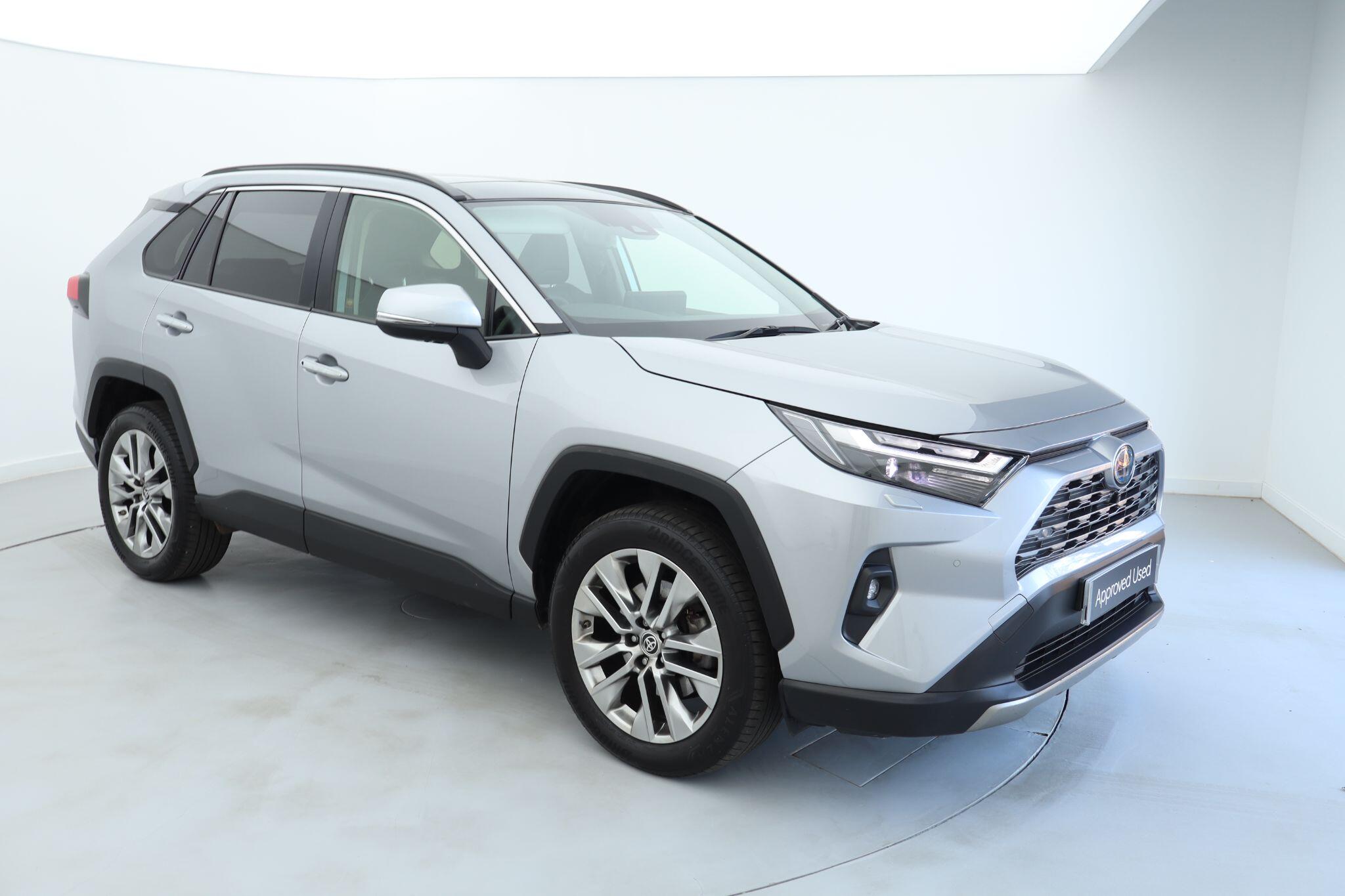 Main listing image - Toyota RAV4
