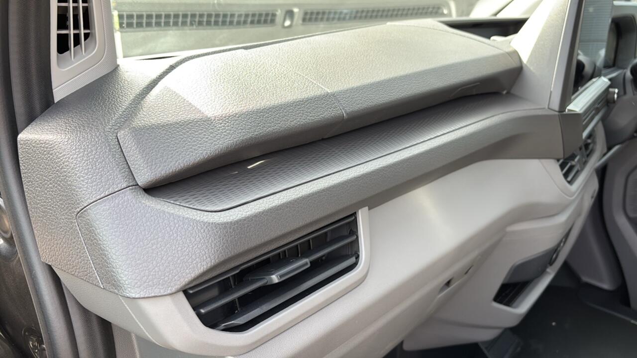 Main listing image - Volkswagen Transporter