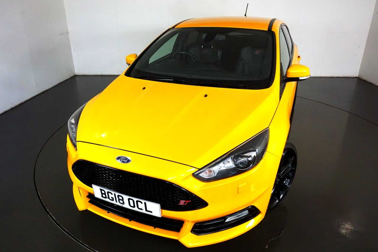 Main listing image - Ford Focus ST