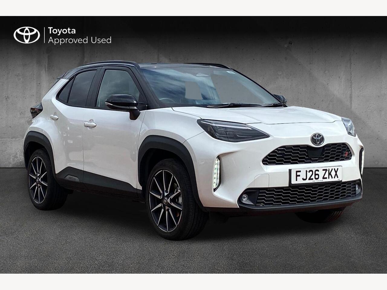 Main listing image - Toyota Yaris Cross