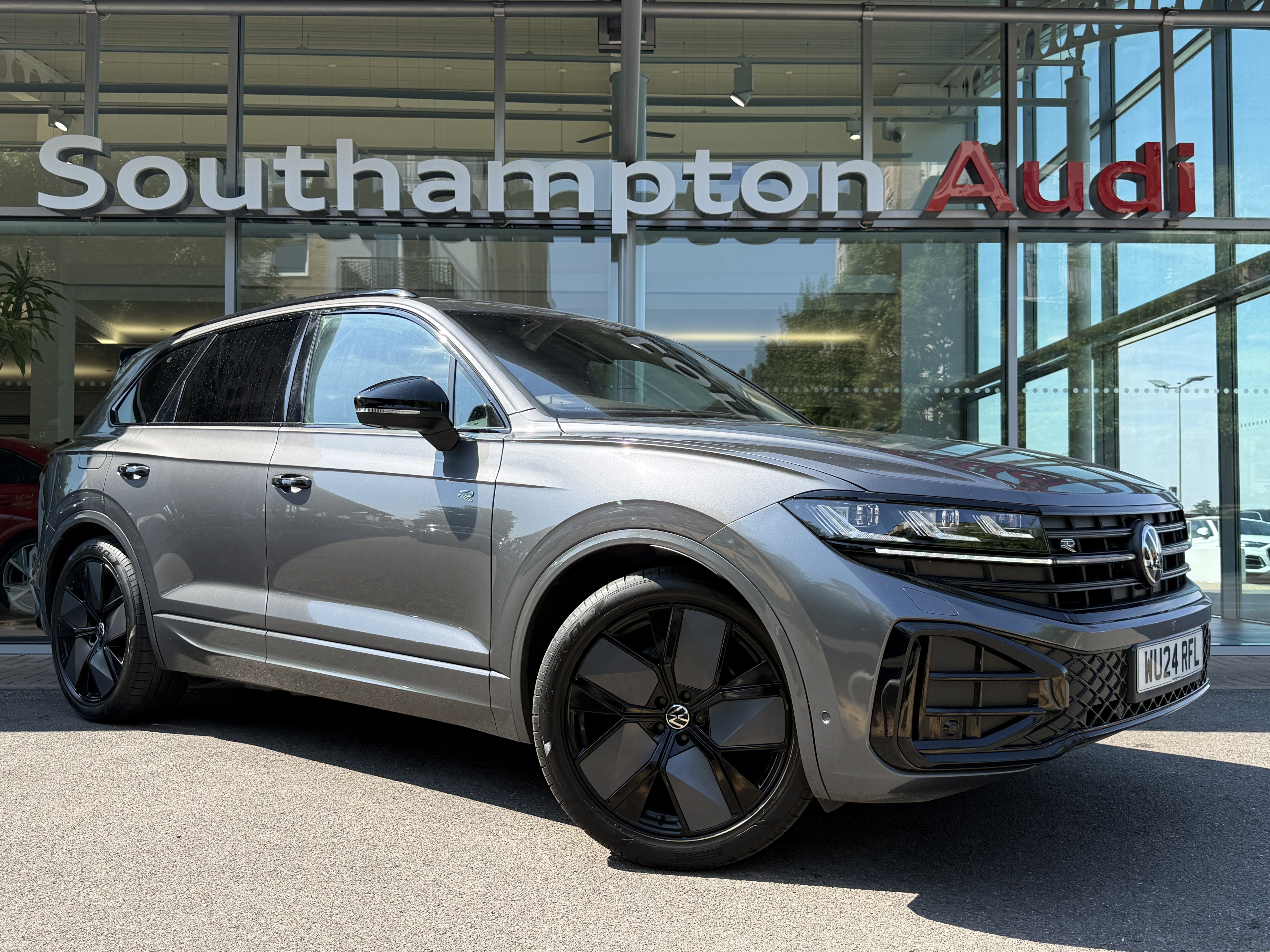 Main listing image - Volkswagen Touareg