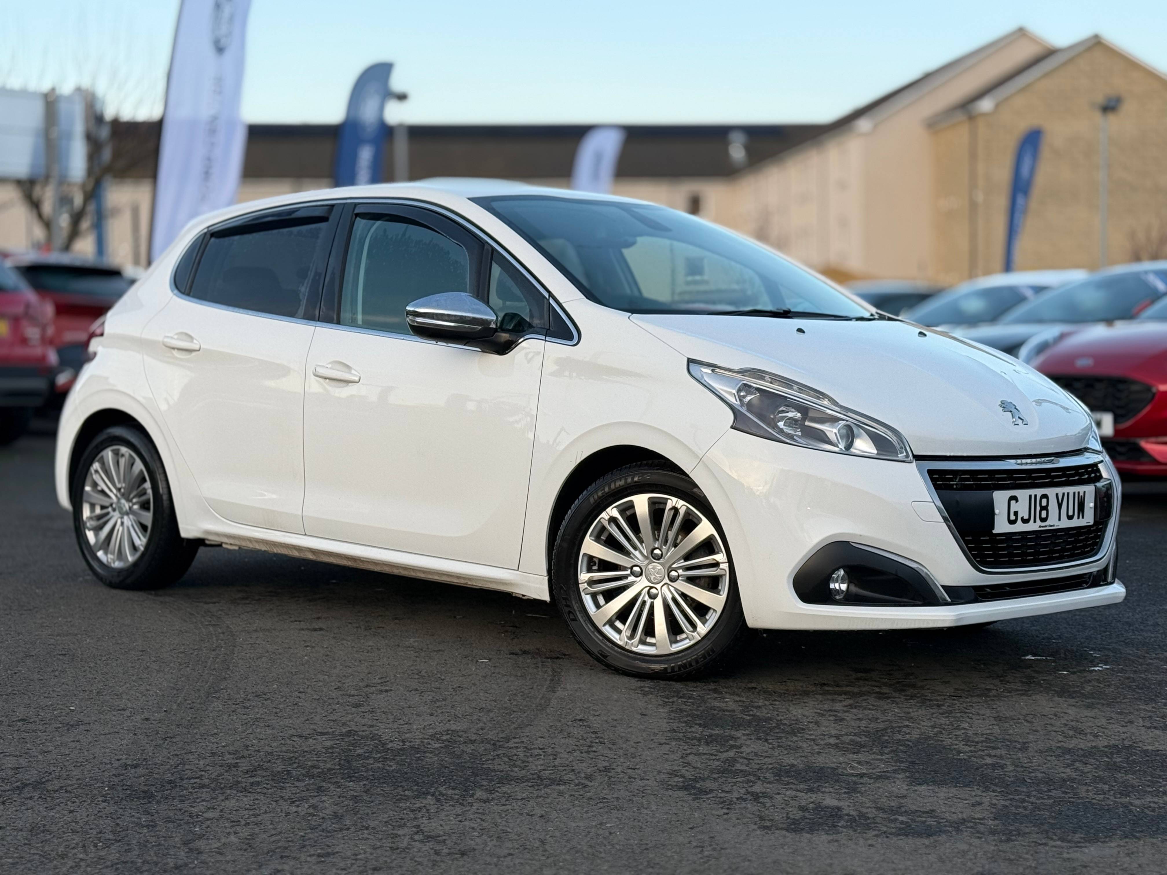 Main listing image - Peugeot 208