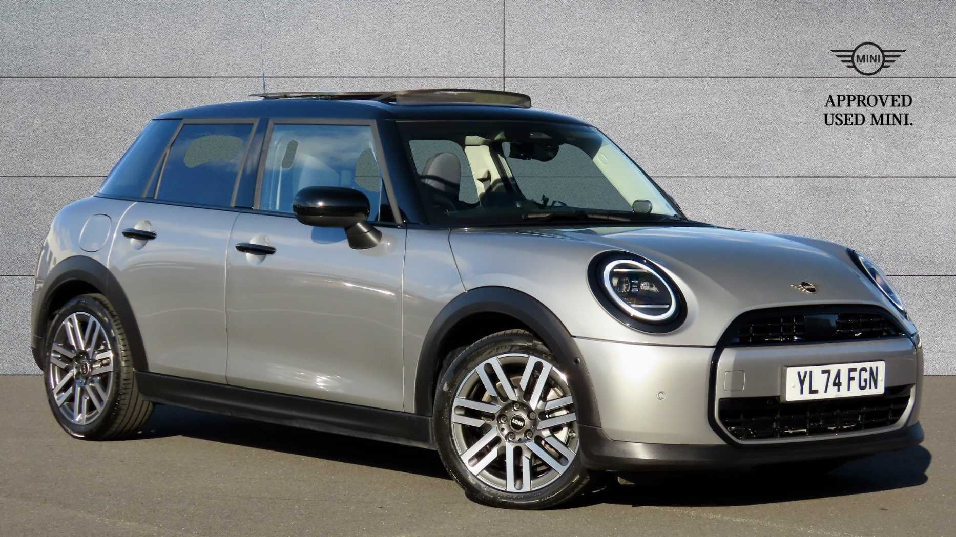 Main listing image - MINI Hatchback 5dr