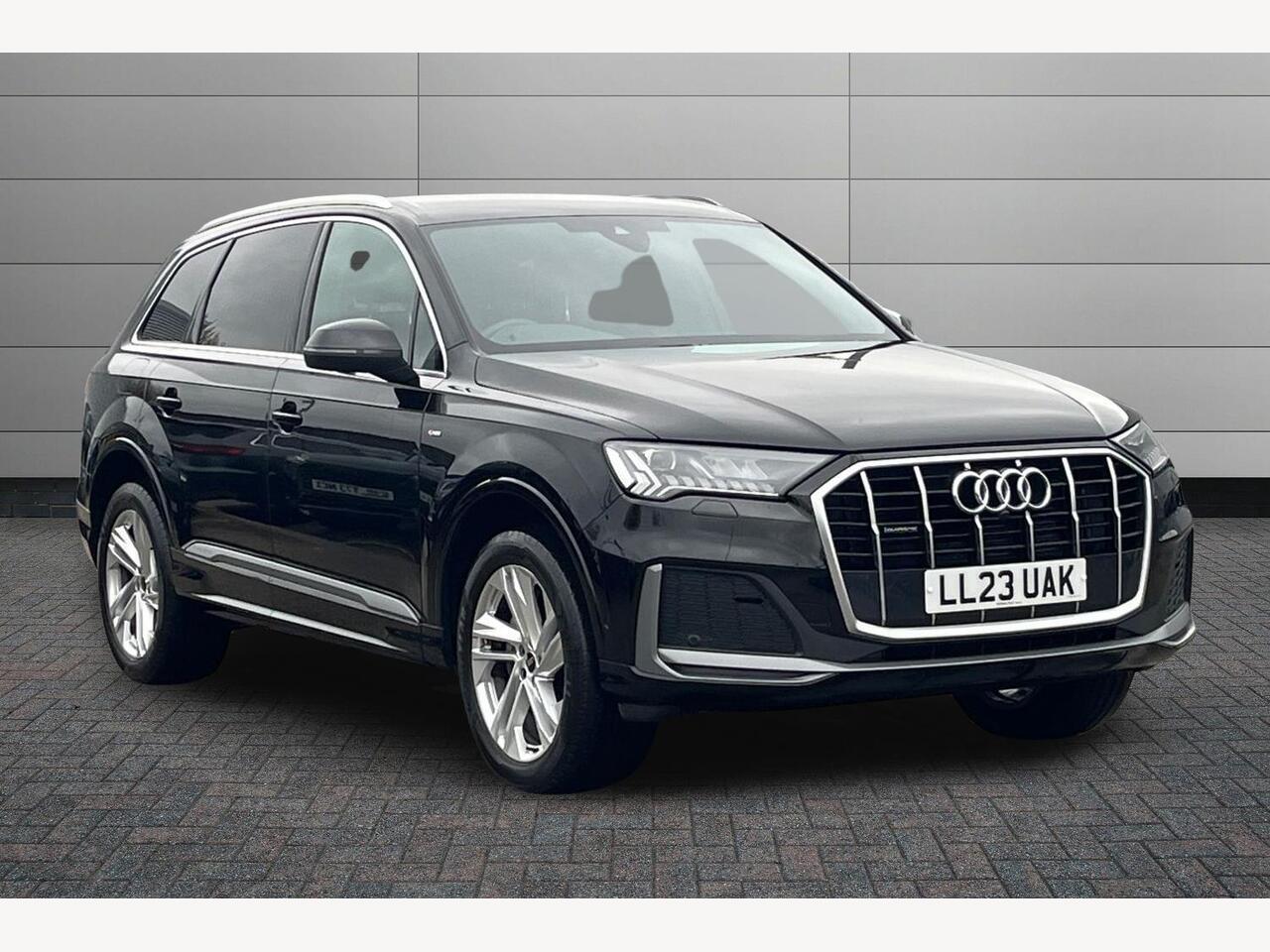 Main listing image - Audi Q7