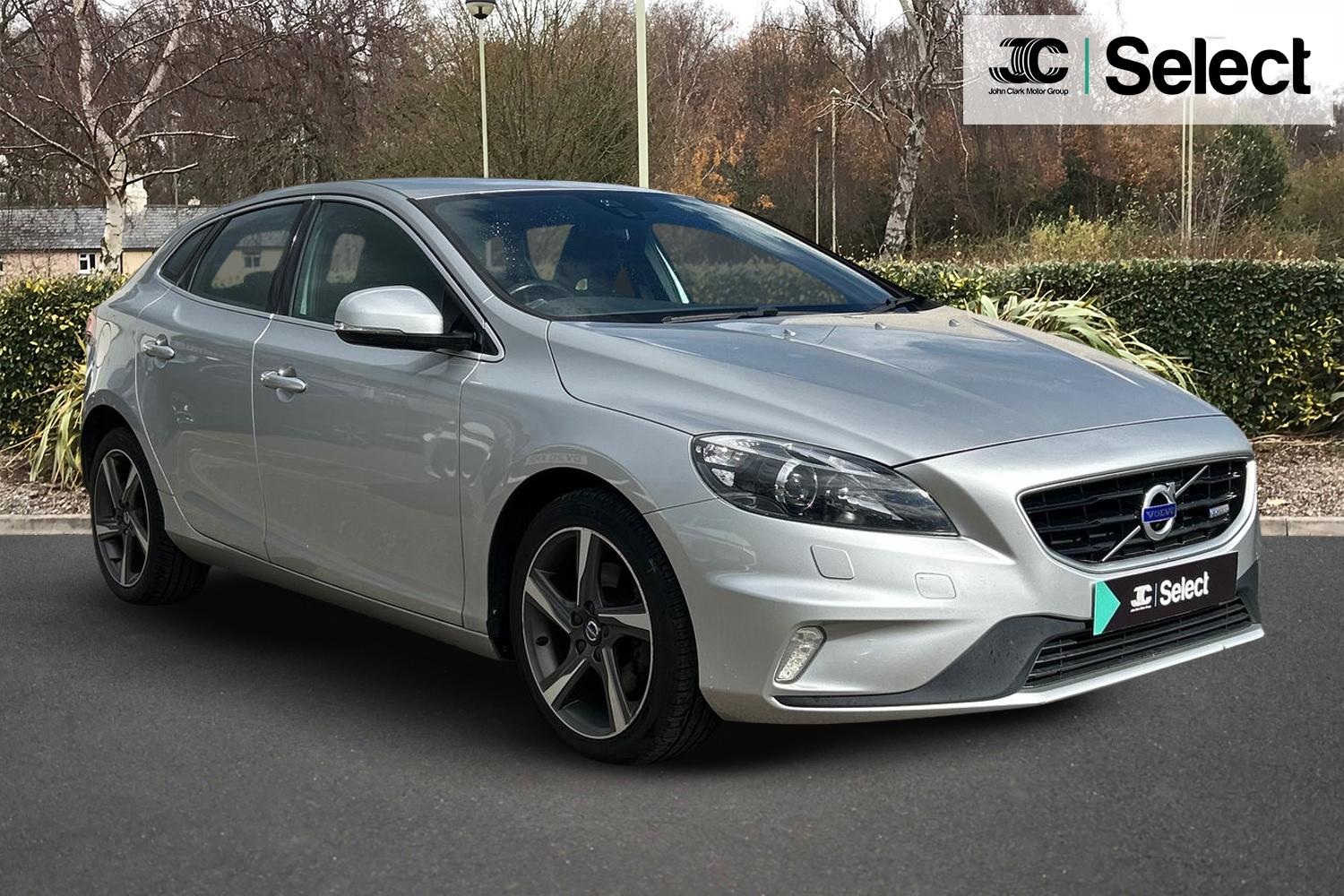 Main listing image - Volvo V40