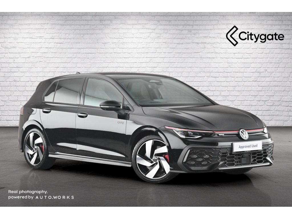 Main listing image - Volkswagen Golf