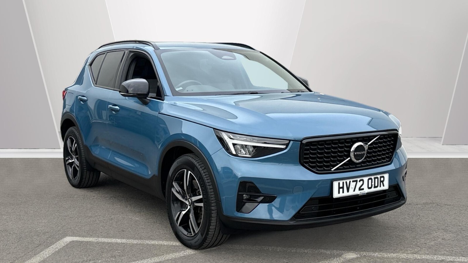 Main listing image - Volvo XC40