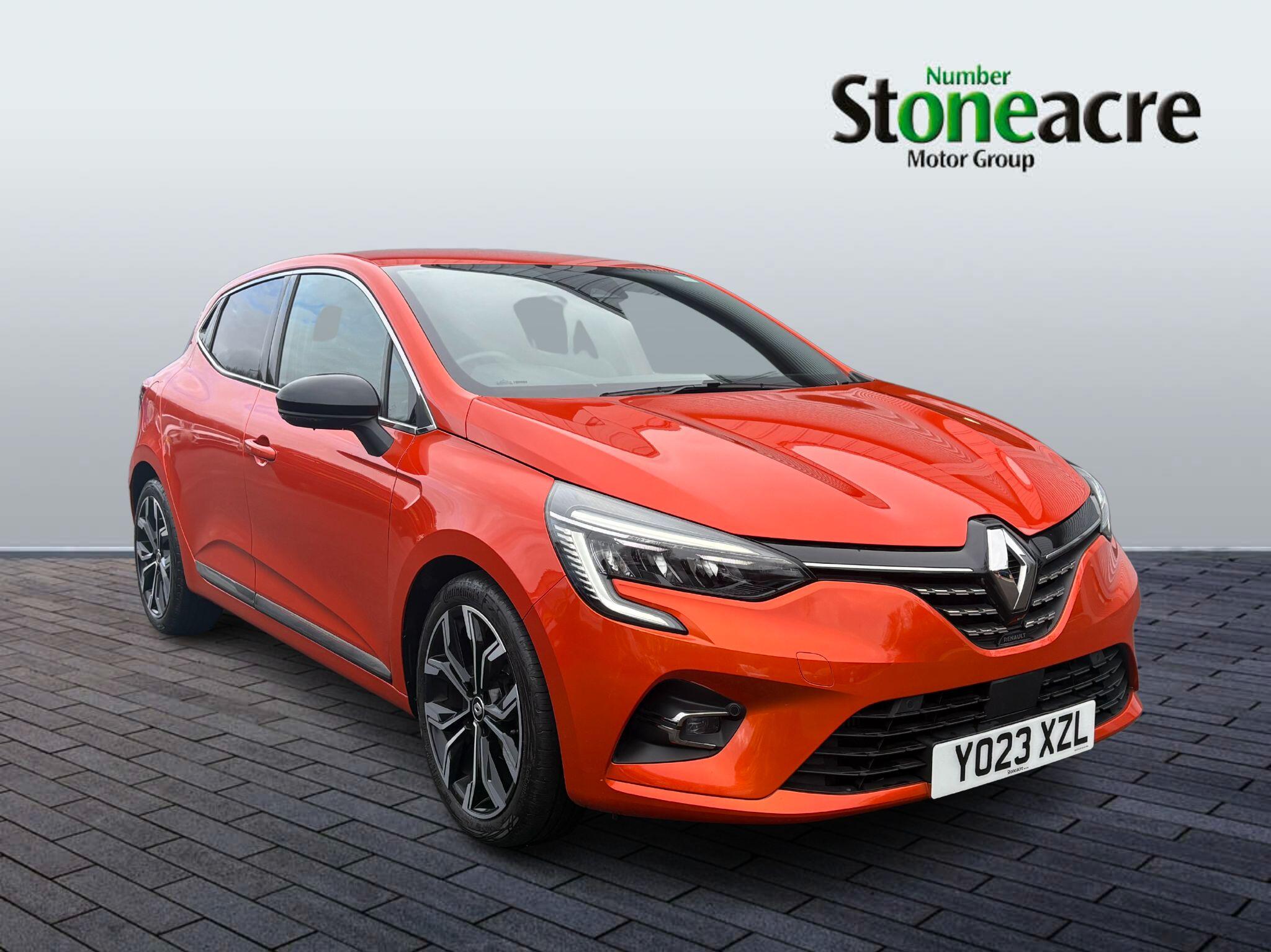 Main listing image - Renault Clio