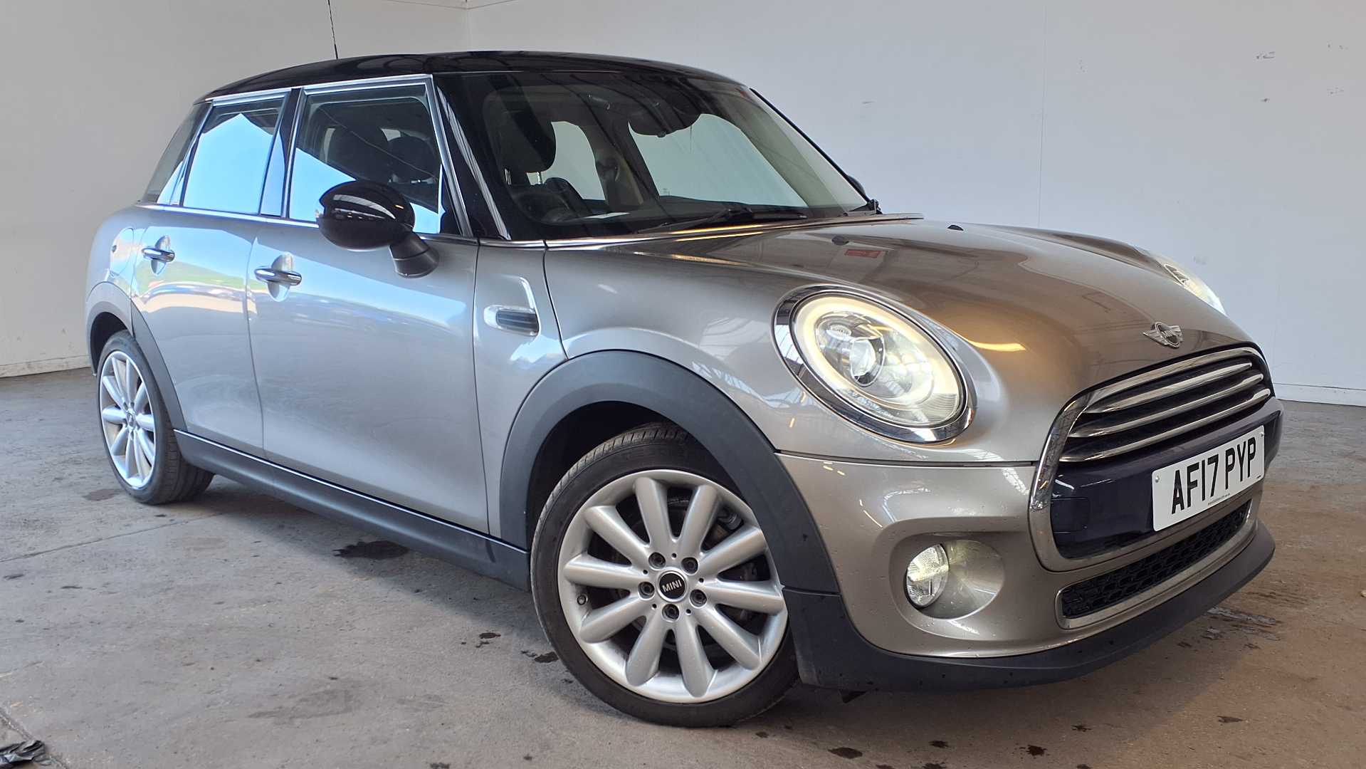 Main listing image - MINI Hatchback 5dr