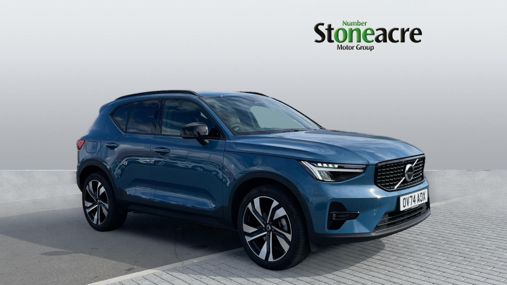 Main listing image - Volvo XC40