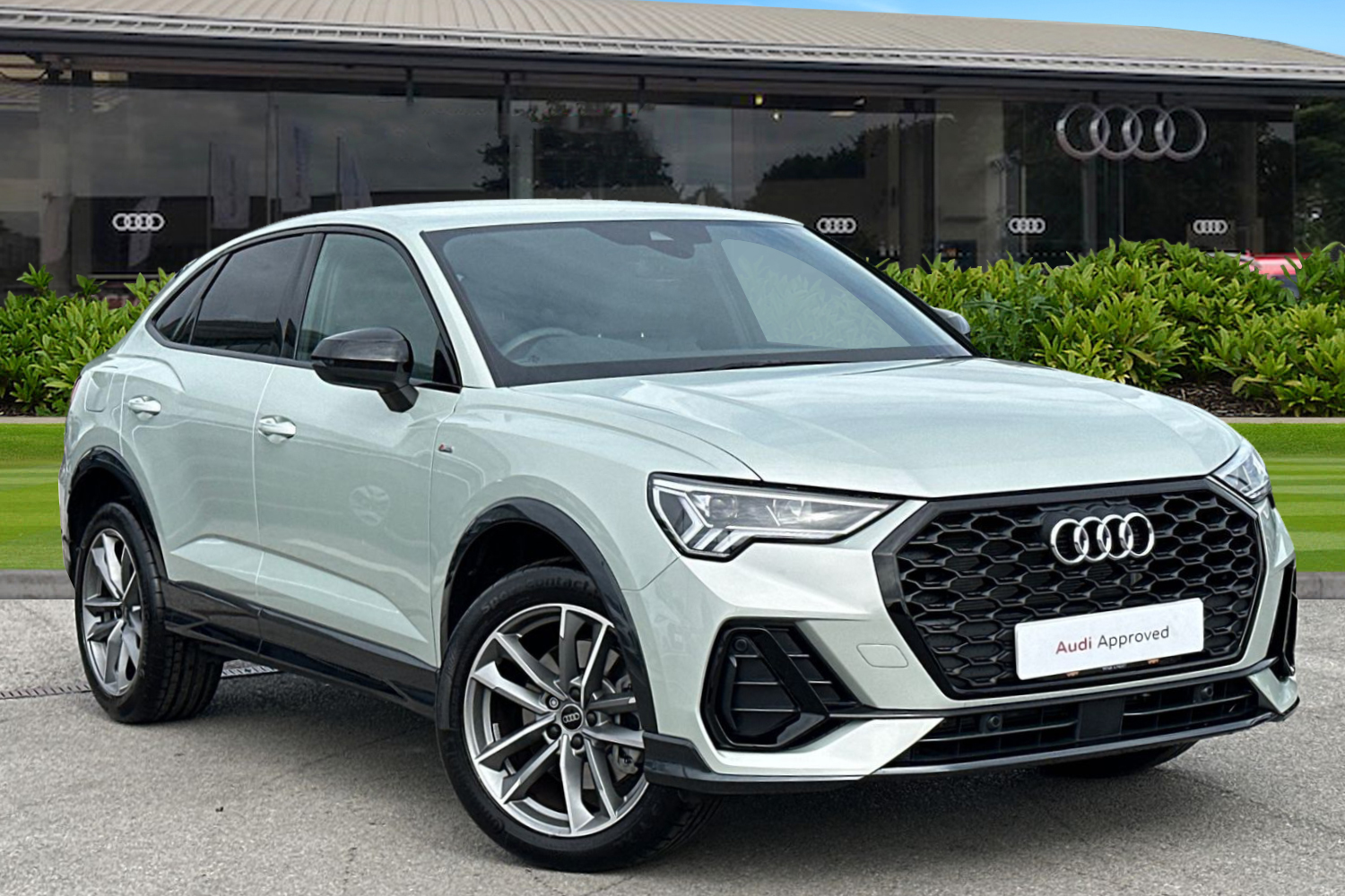 Main listing image - Audi Q3