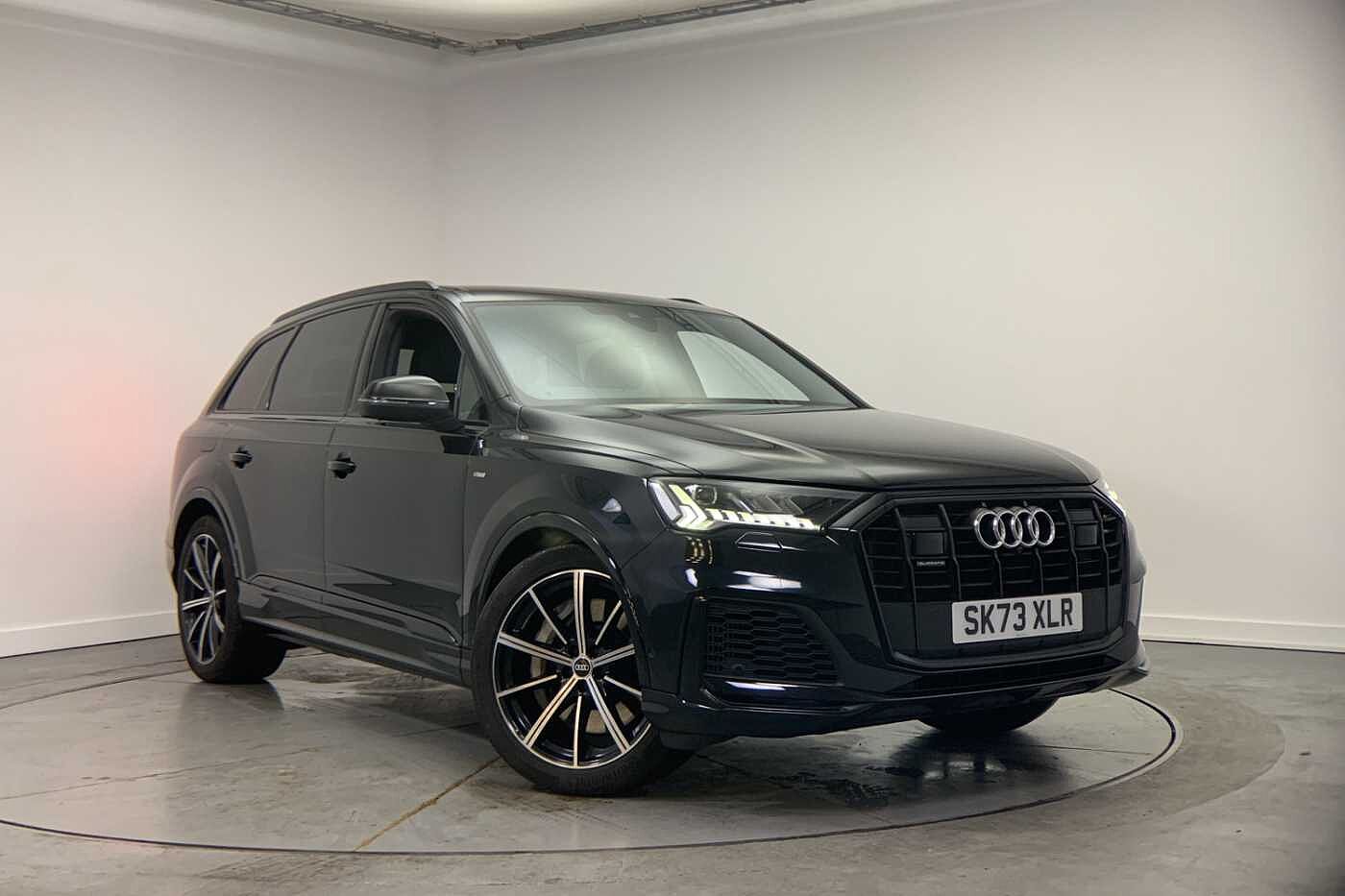 Main listing image - Audi Q7