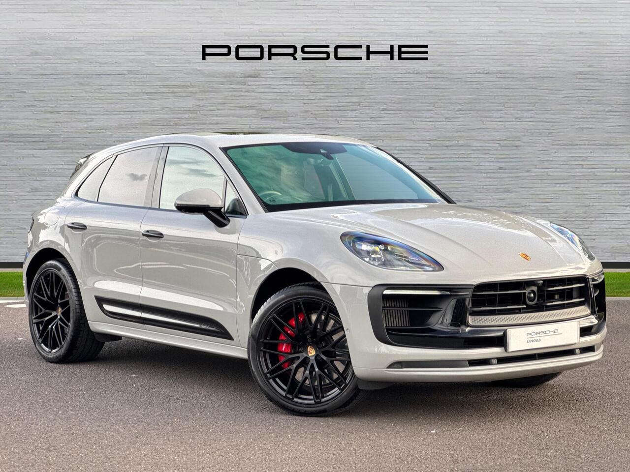 Main listing image - Porsche Macan