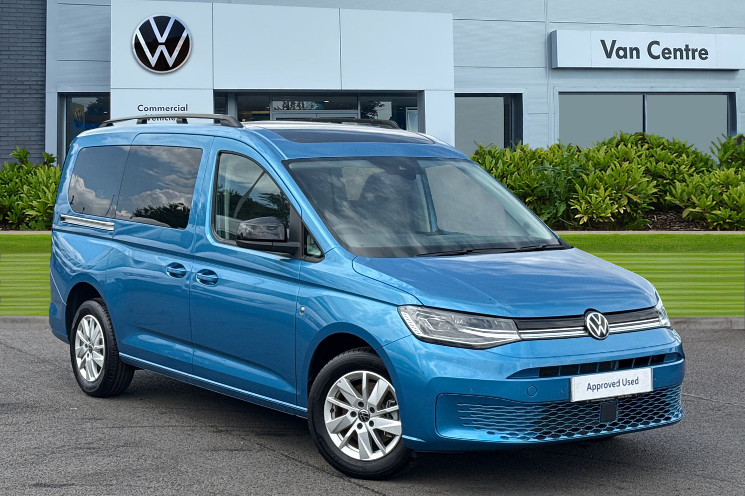 Main listing image - Volkswagen Caddy Maxi Life