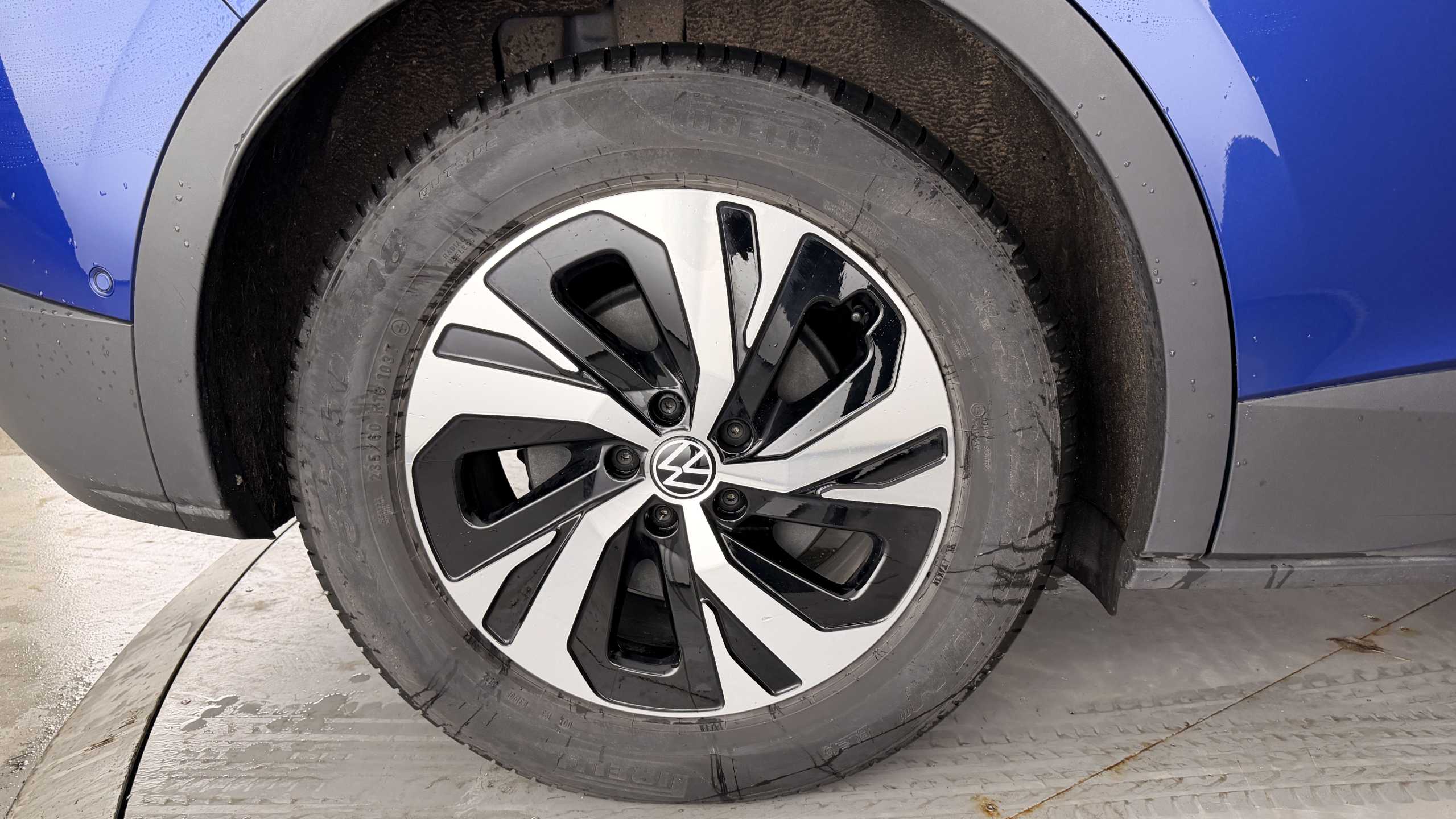 Main listing image - Volkswagen ID.4