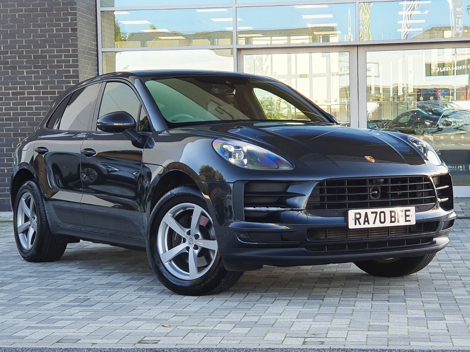 Main listing image - Porsche Macan