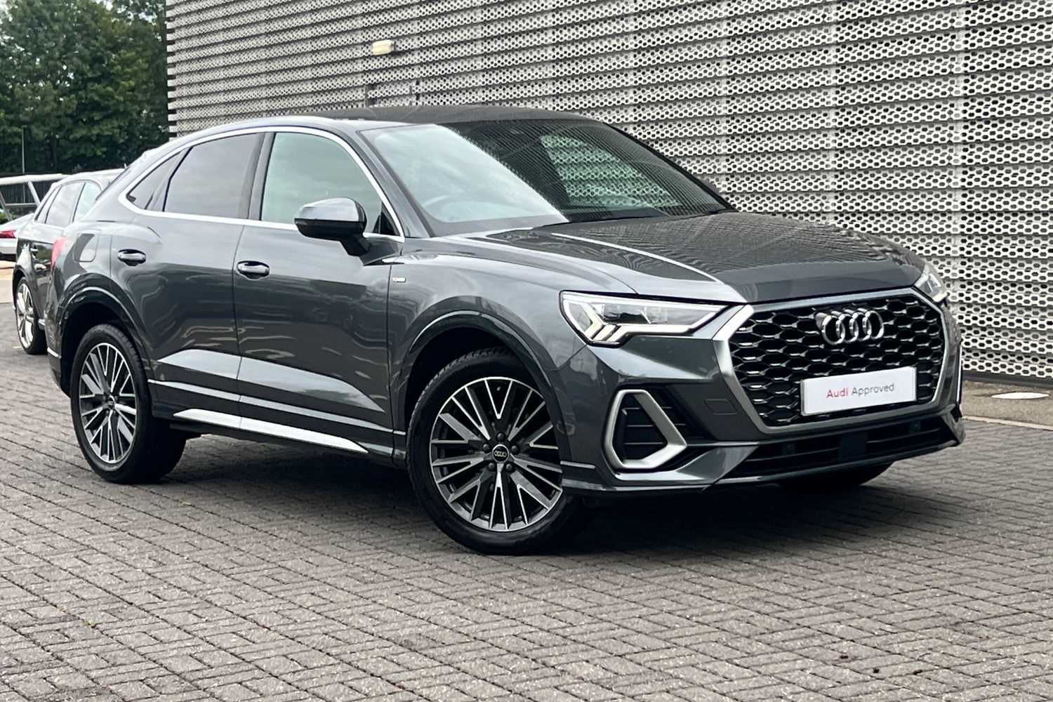 Main listing image - Audi Q3