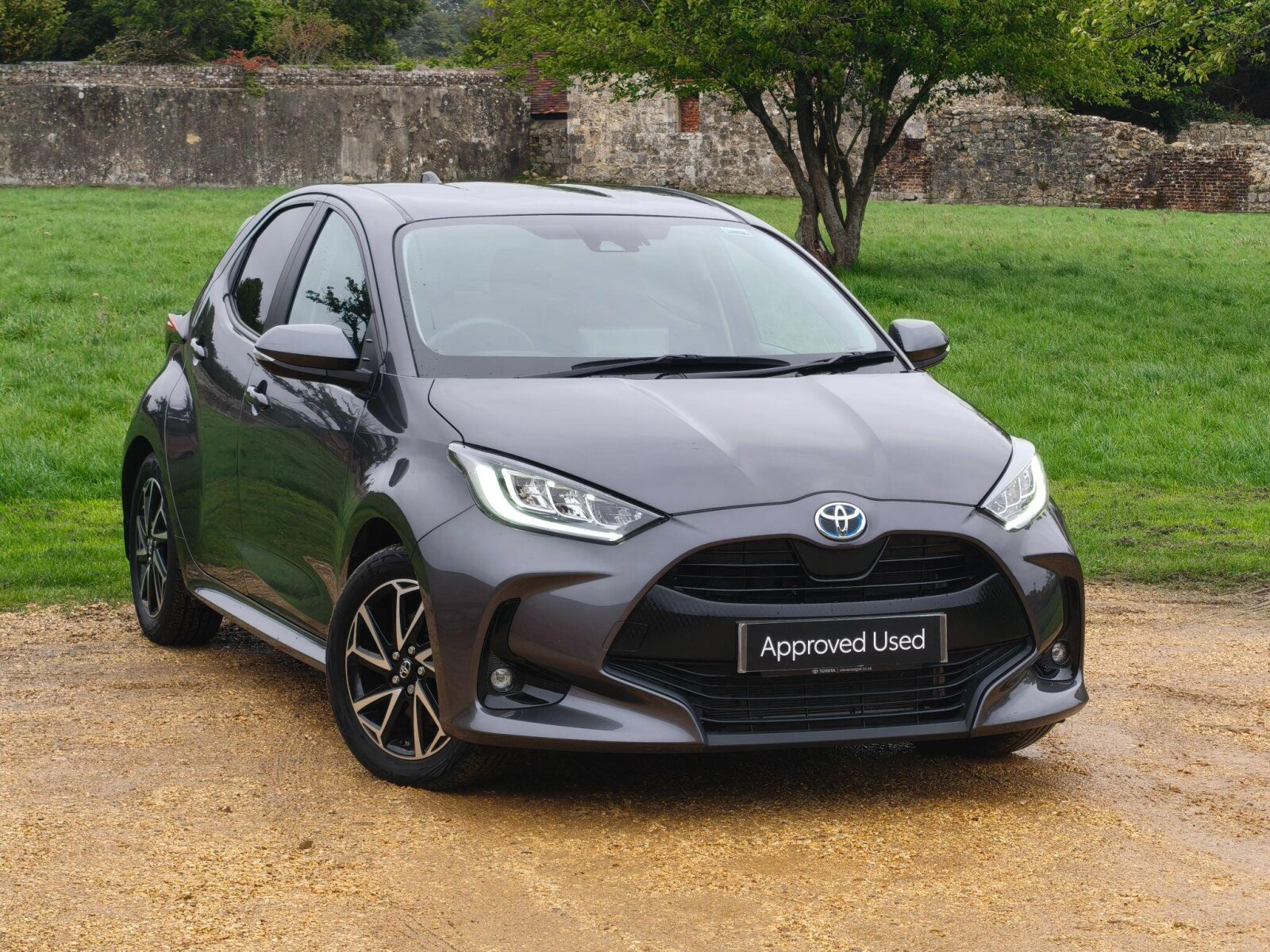 Main listing image - Toyota Yaris
