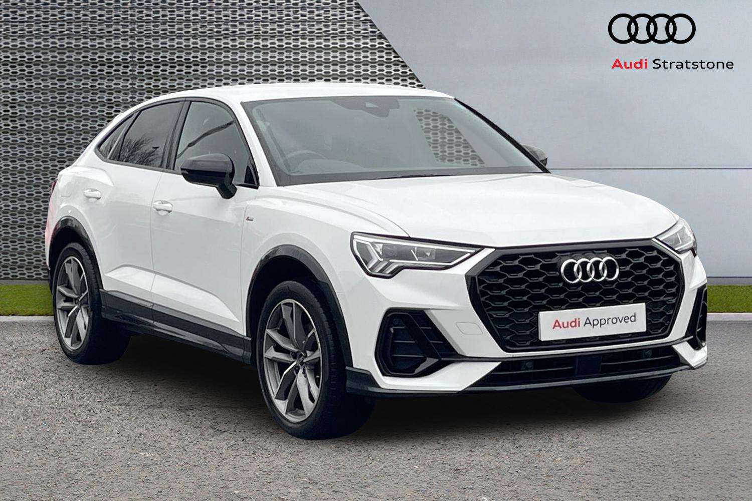 Main listing image - Audi Q3