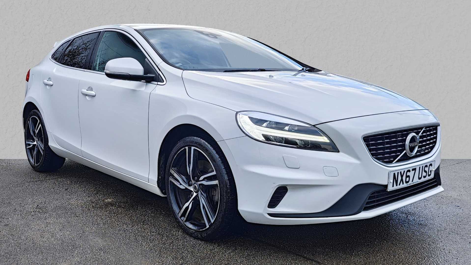 Main listing image - Volvo V40