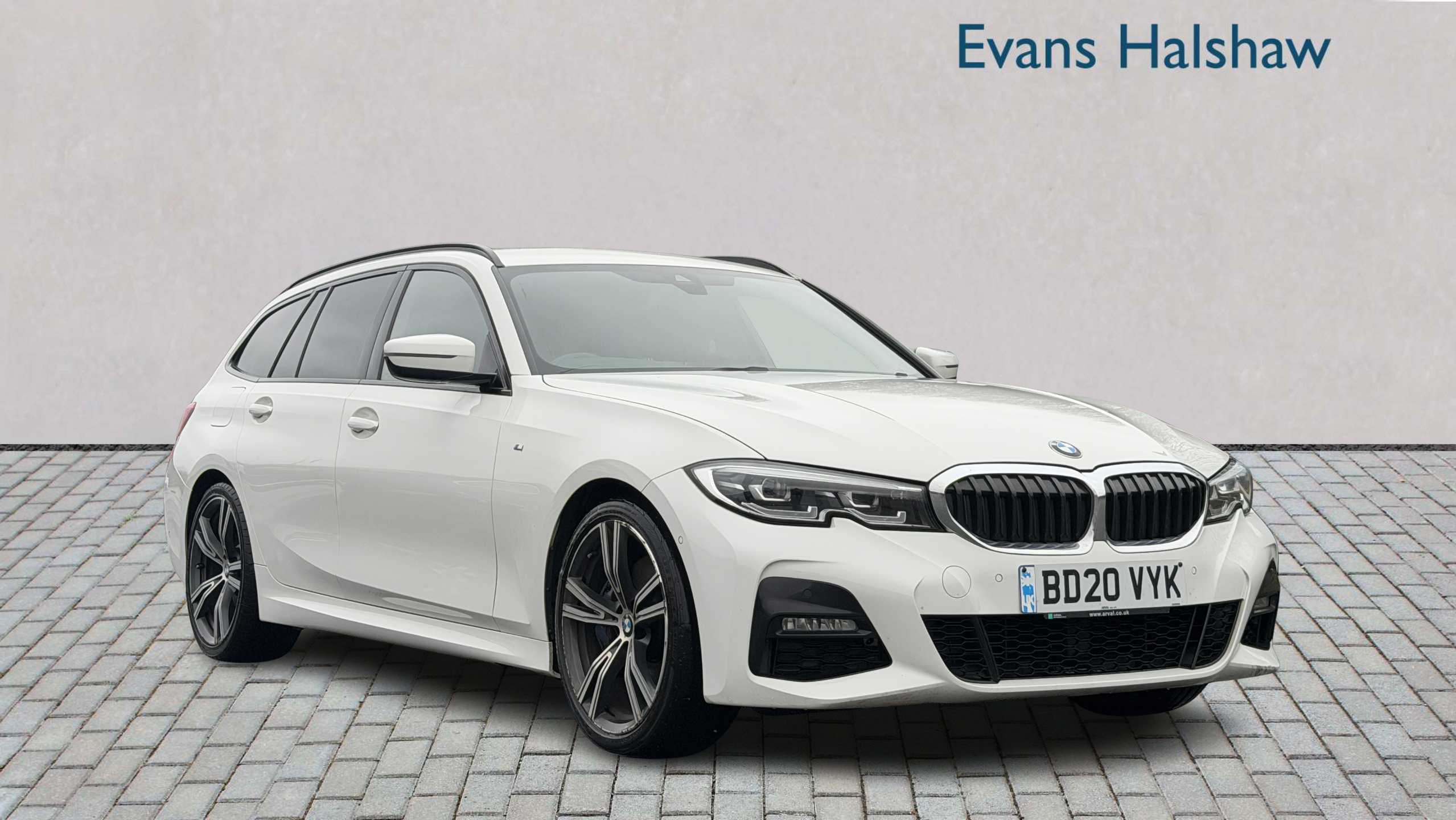 Main listing image - BMW 3 Series Touring
