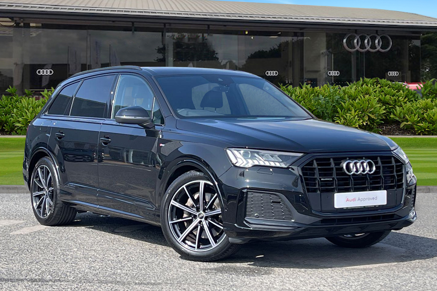 Main listing image - Audi Q7